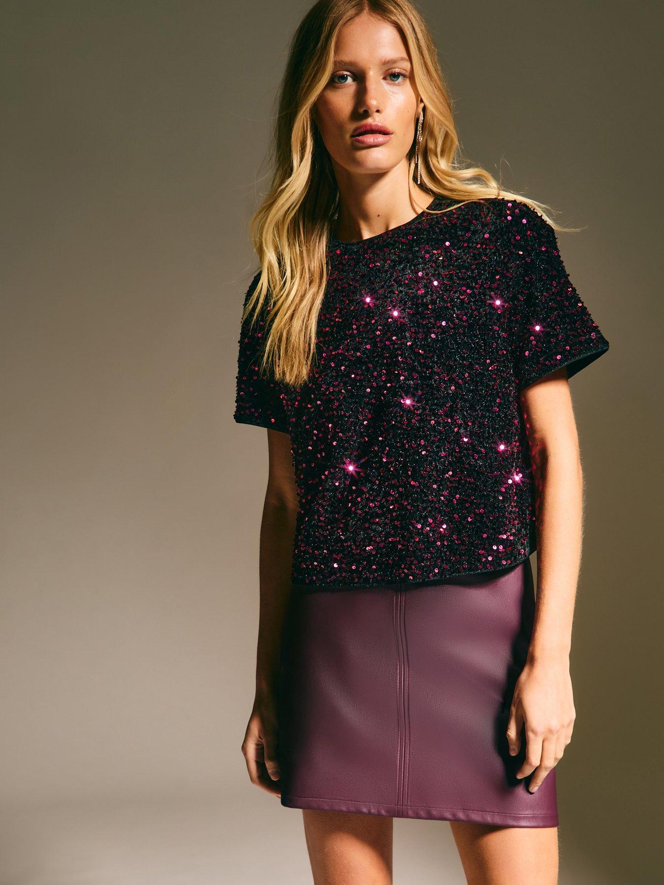 New Look Velvet Sequin Embellished T-Shirt - Burgundy