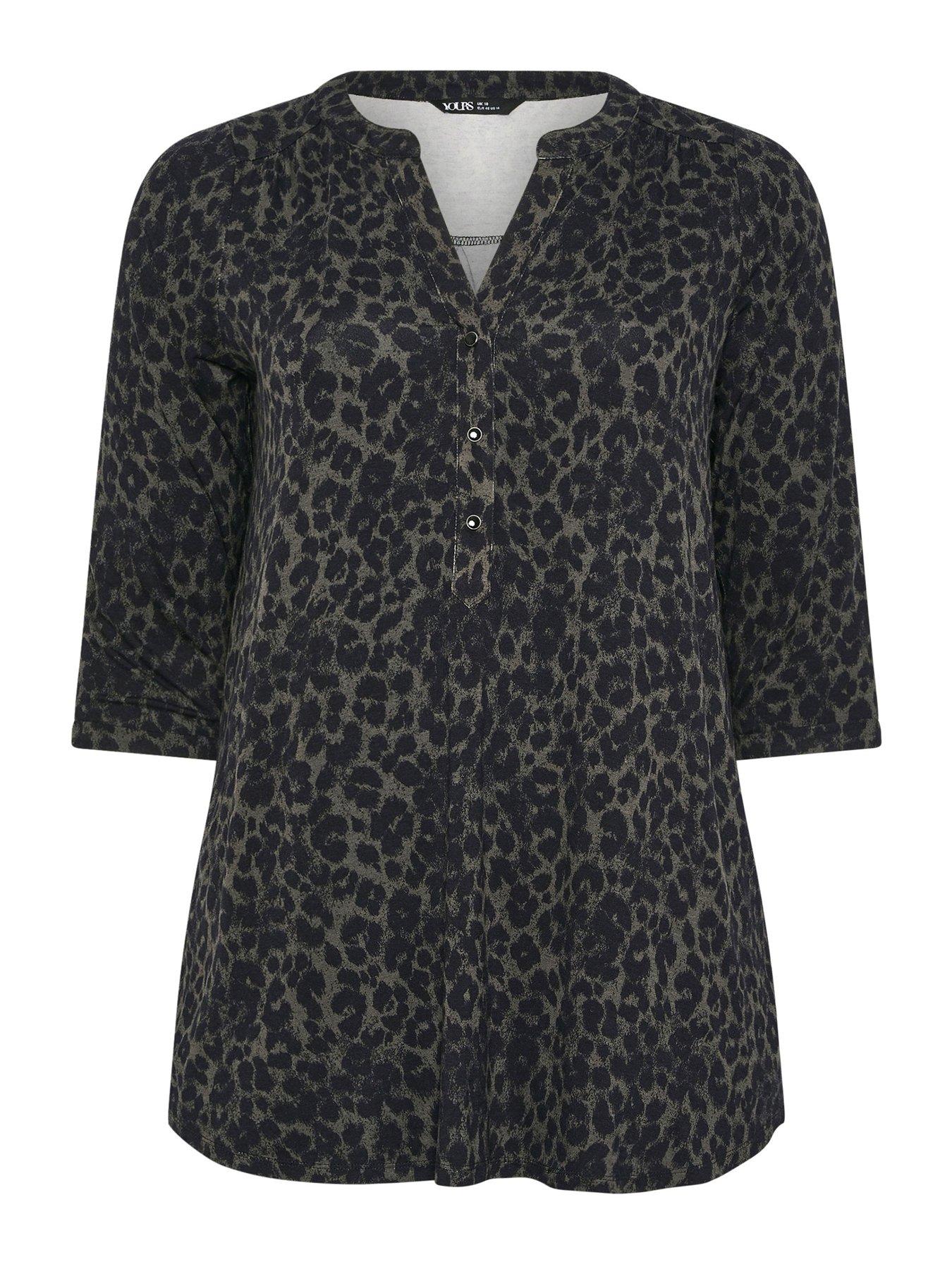 Image 5 of 5 of Yours Curve 3/4 Sleeve Placket Top - Green