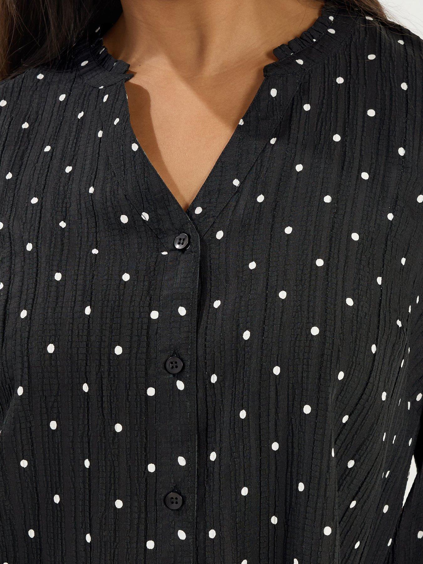 yours-curve-textured-notch-neck-blouse-blackoutfit