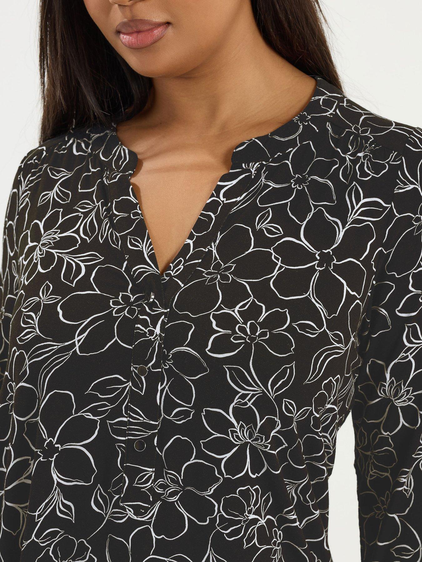 Image 4 of 5 of Yours Curve 3/4 Sleeve Placket Top - Black