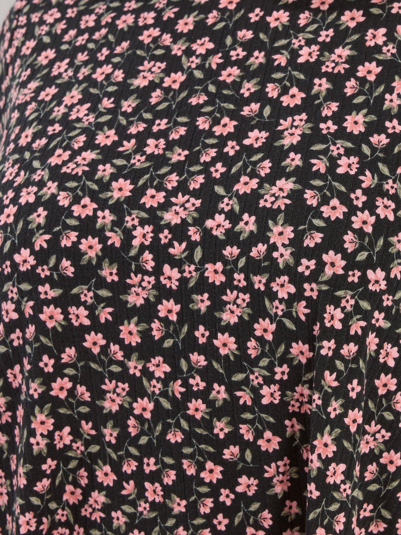 yours-curve-rib-swing-top-blackoutfit