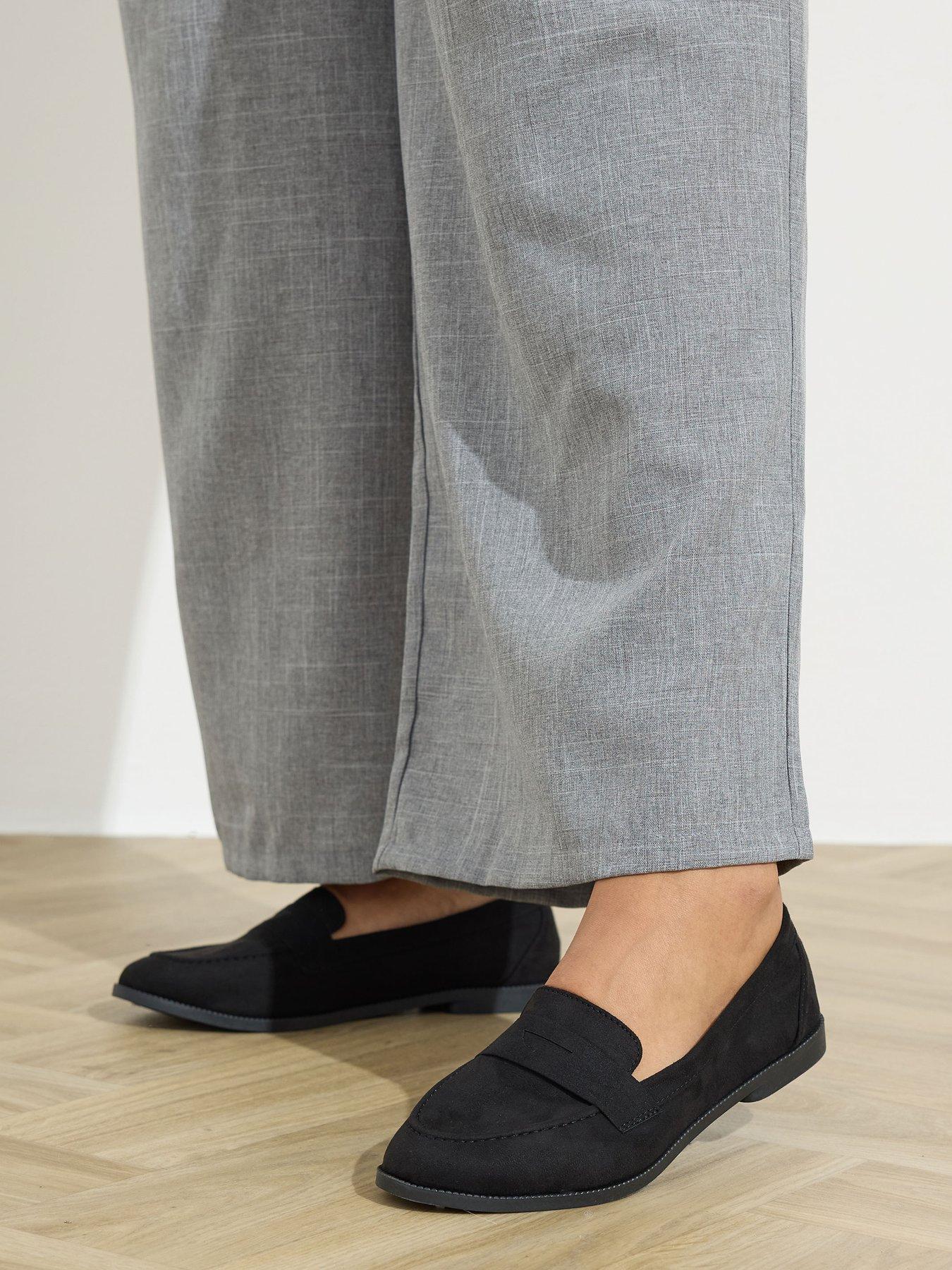 Image 4 of 4 of Yours Wide Fit Suede Loafer - Black