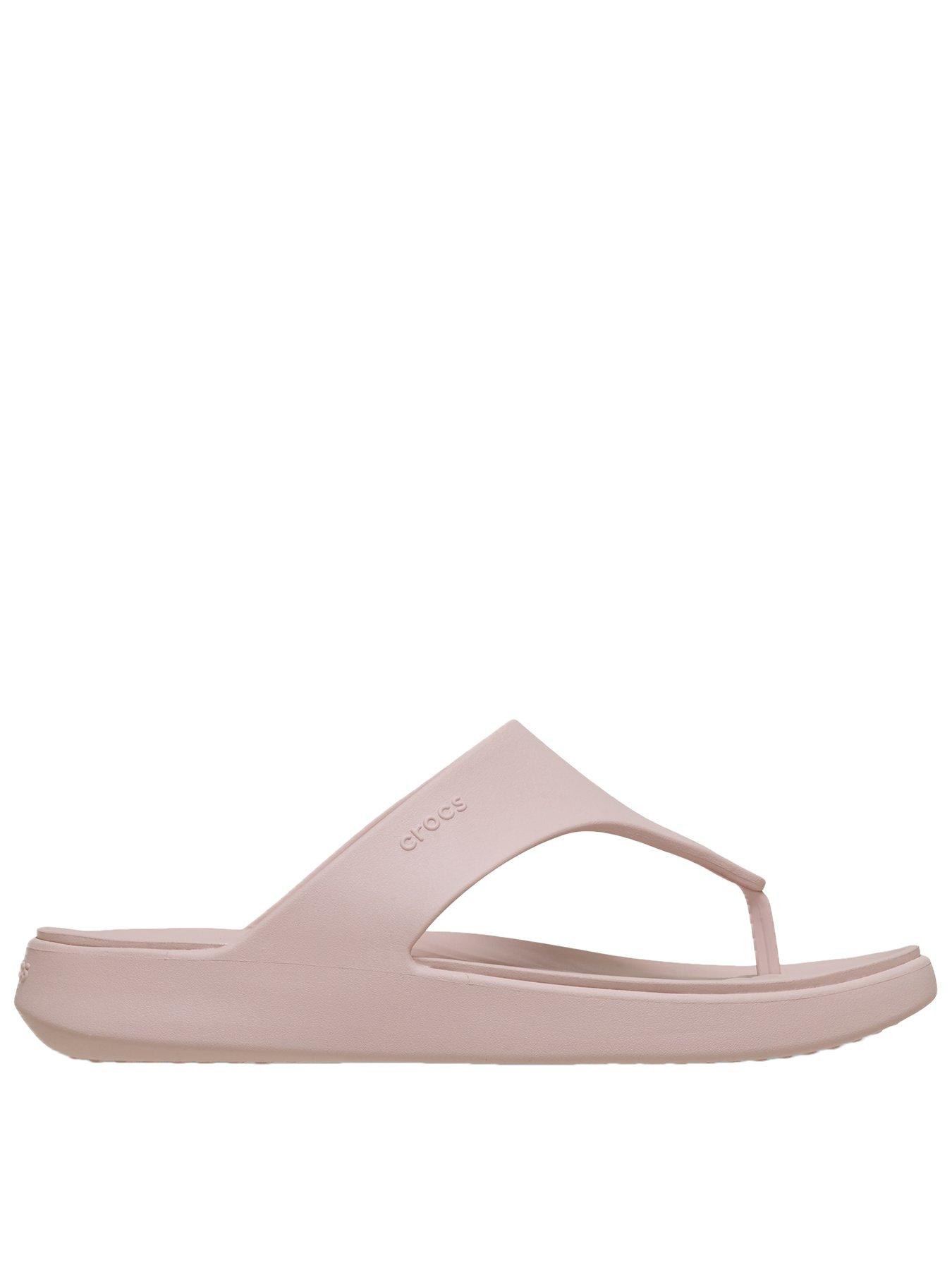 crocs-getaway-triangle-flip-flop-quartz