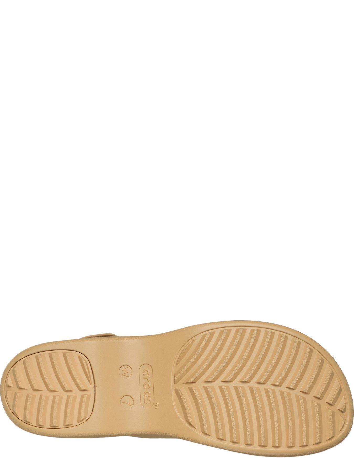 crocs-brooklyn-sky-sandal-cashewdetail