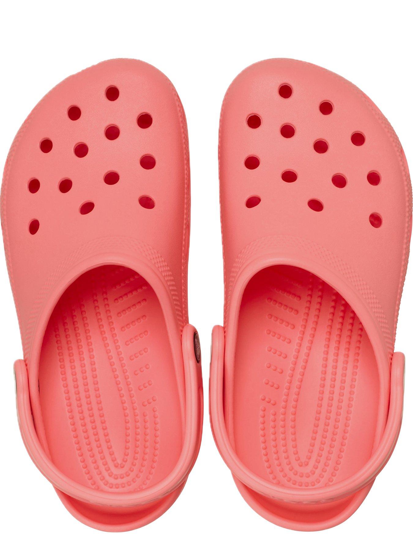 crocs-classic-clog-guavaoutfit