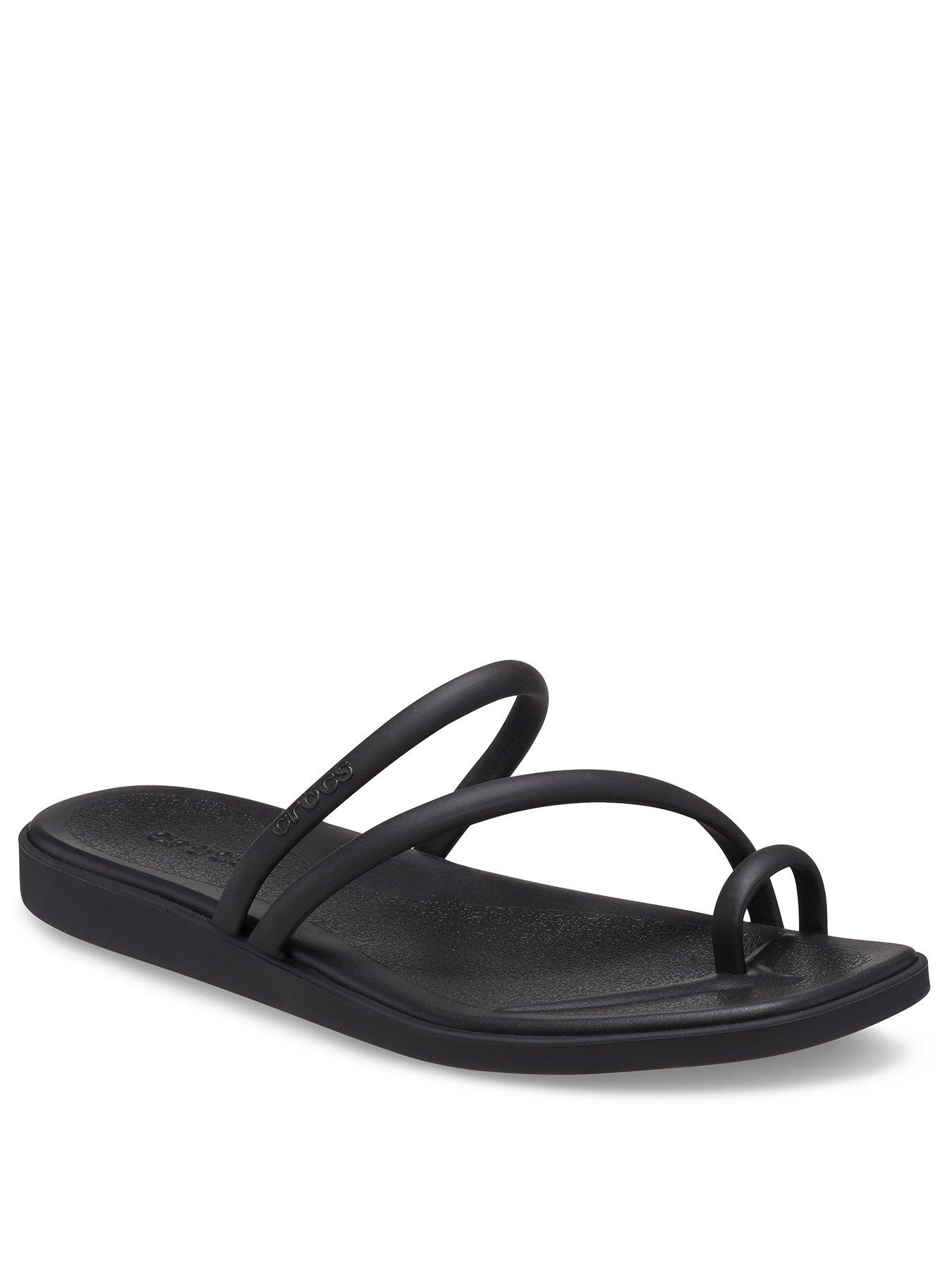 crocs-miami-toe-loop-sandal-blackstillFront