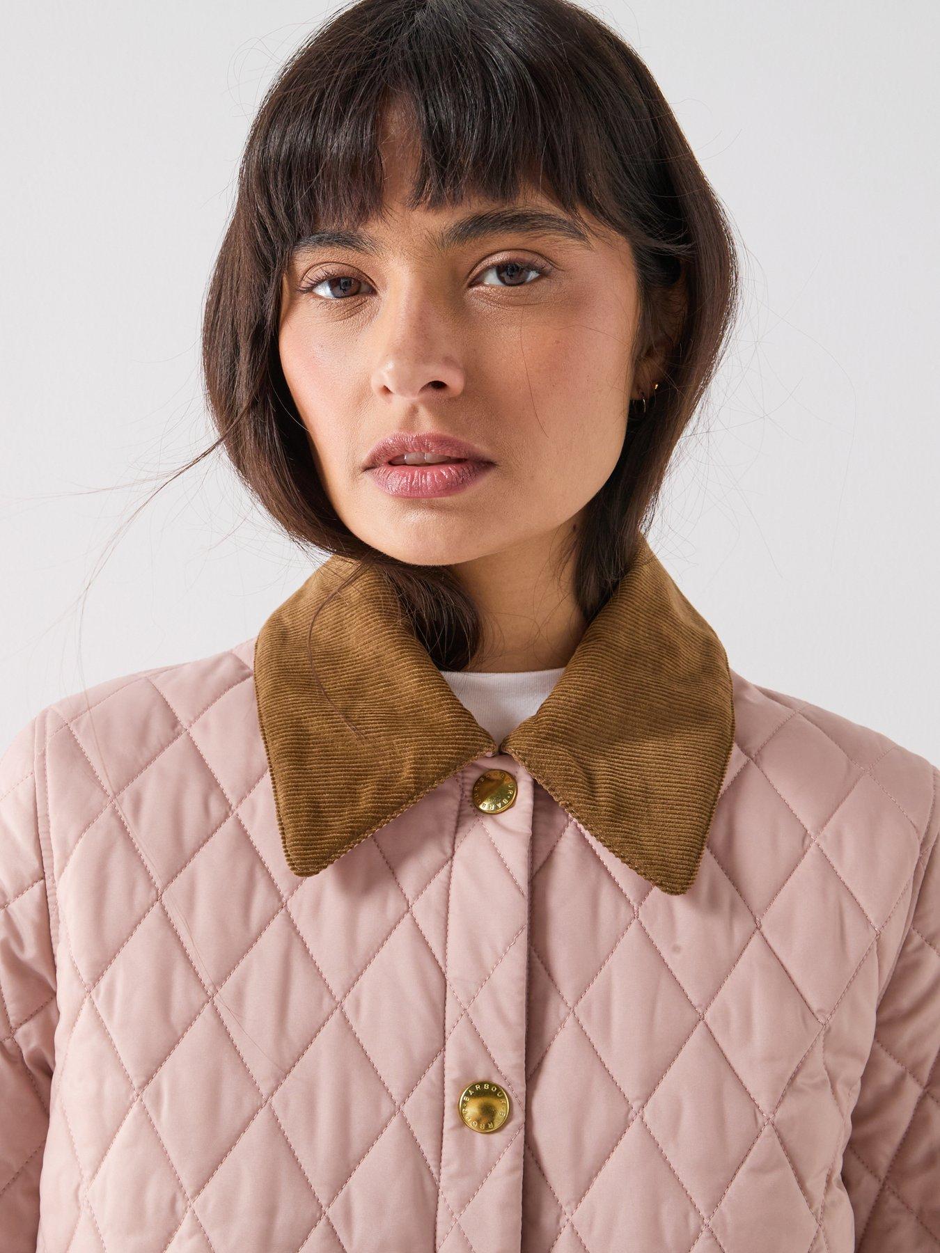 barbour-icons-cropped-liddesdale-quilted-jacket-beigeoutfit