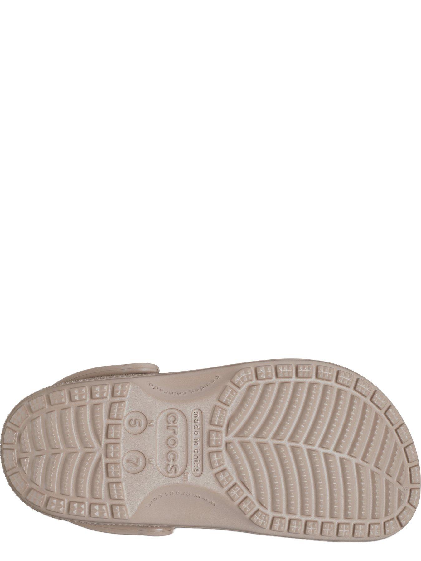 crocs-classic-clog-taupedetail