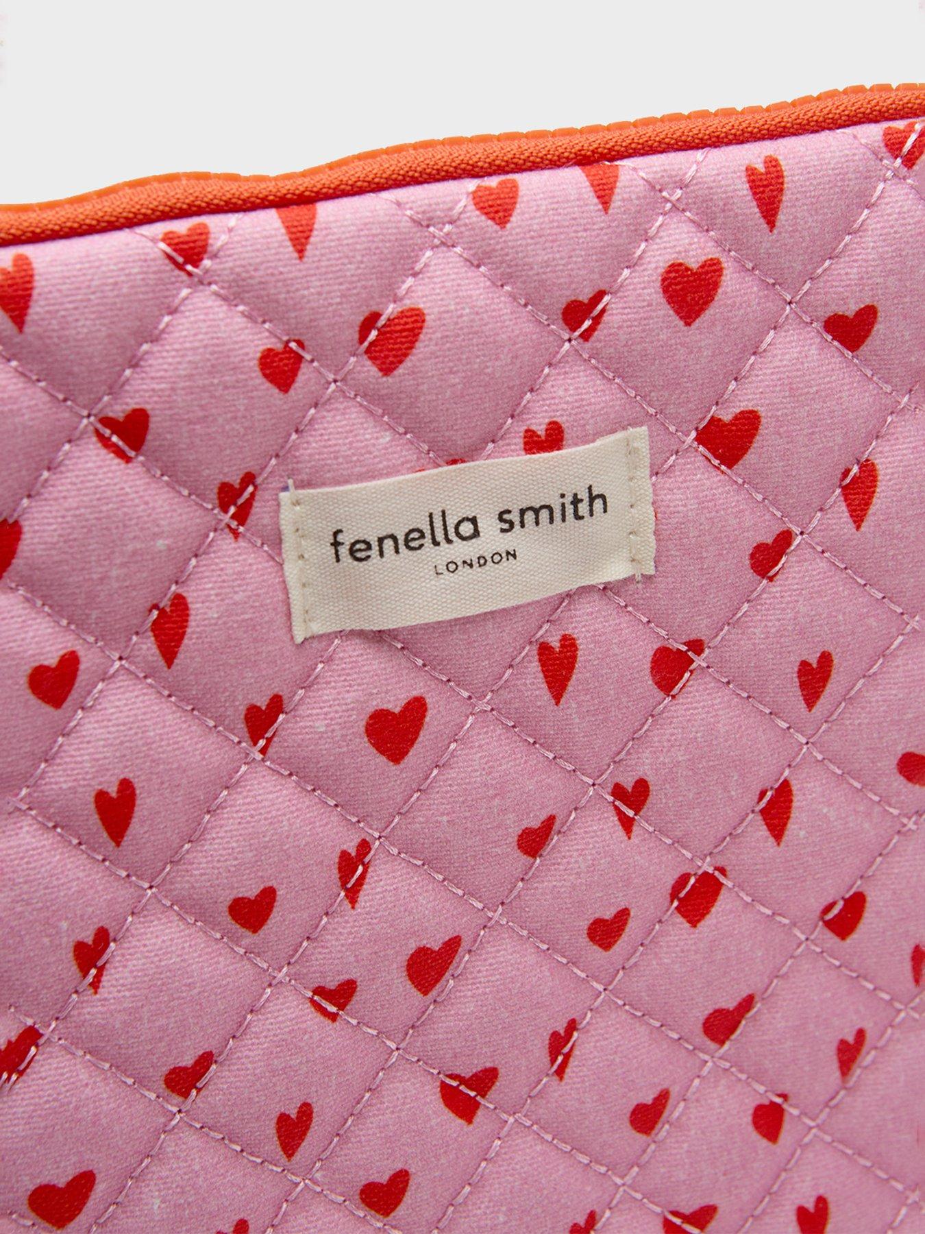 fenella-smith-laptop-snug-fenella-love-13back