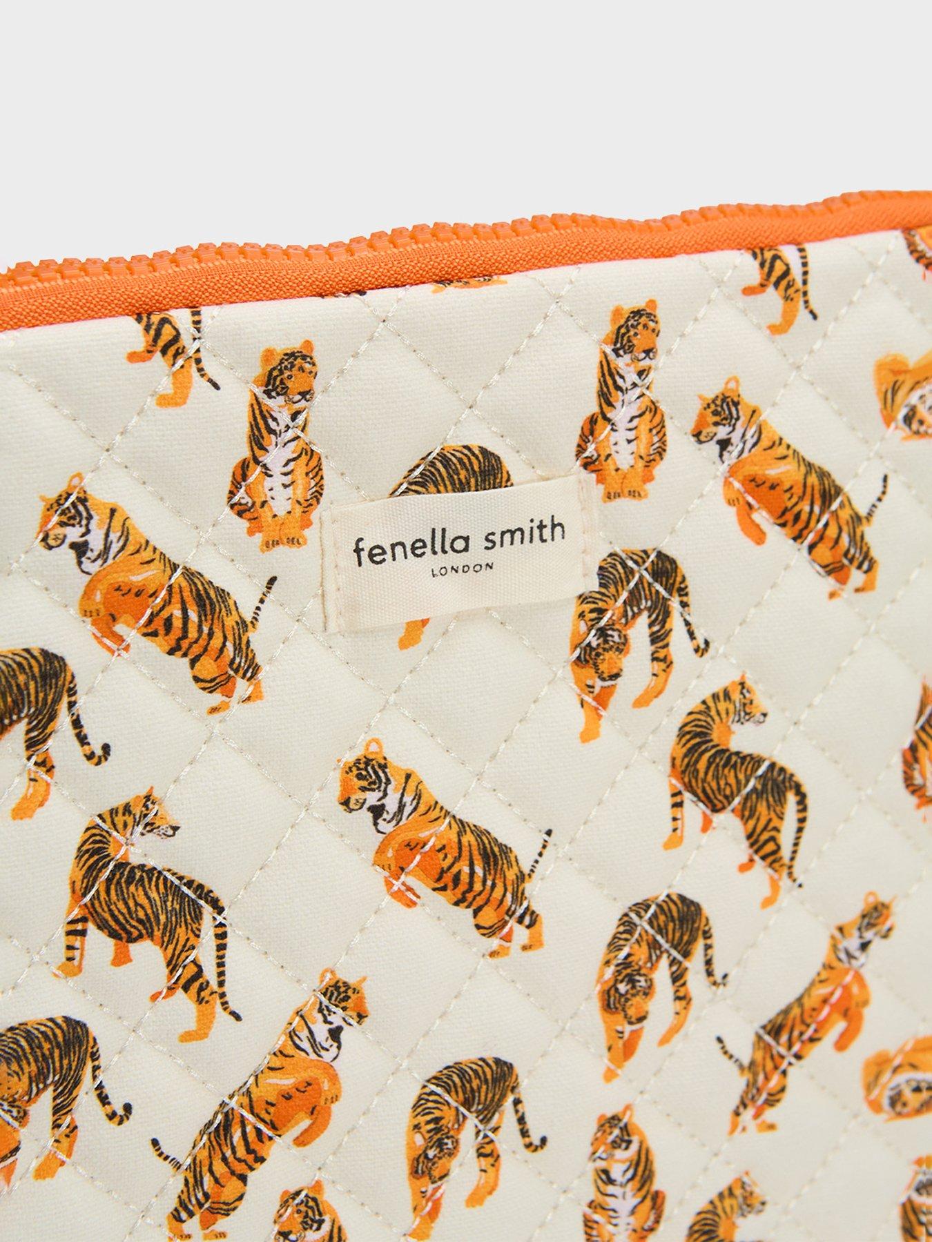 fenella-smith-laptop-snug-tiger-leap-13back