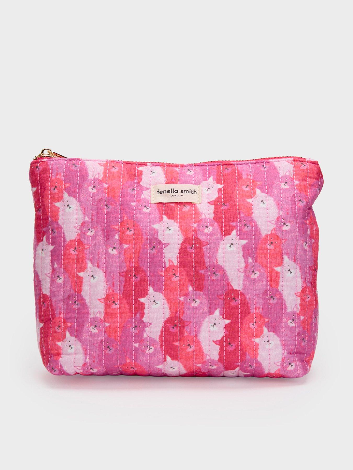 fenella-smith-lola-washbag-crazy-catsfront
