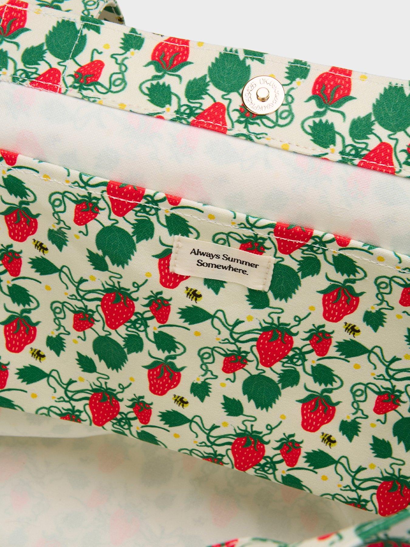 fenella-smith-bella-tote-strawberry-dazeoutfit