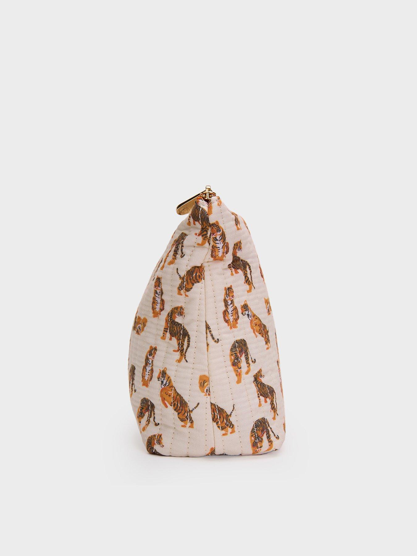 fenella-smith-lola-washbag-tiger-leapback