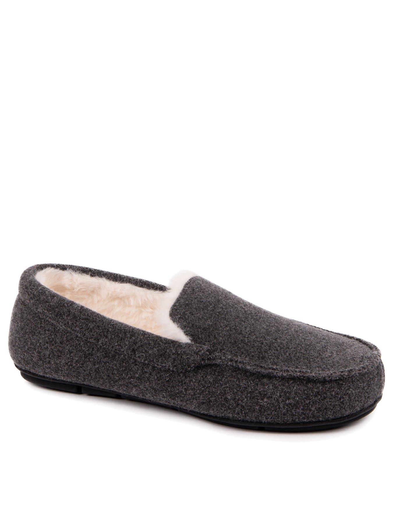 totes-toasties-mens-felt-moccasin-slipper-with-sherpa-lining-greystillFront