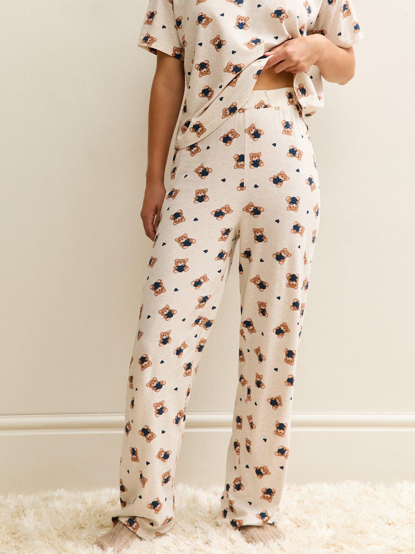 new-look-cream-teddy-pattern-short-sleeve-top-and-trouser-pyjama-setoutfit