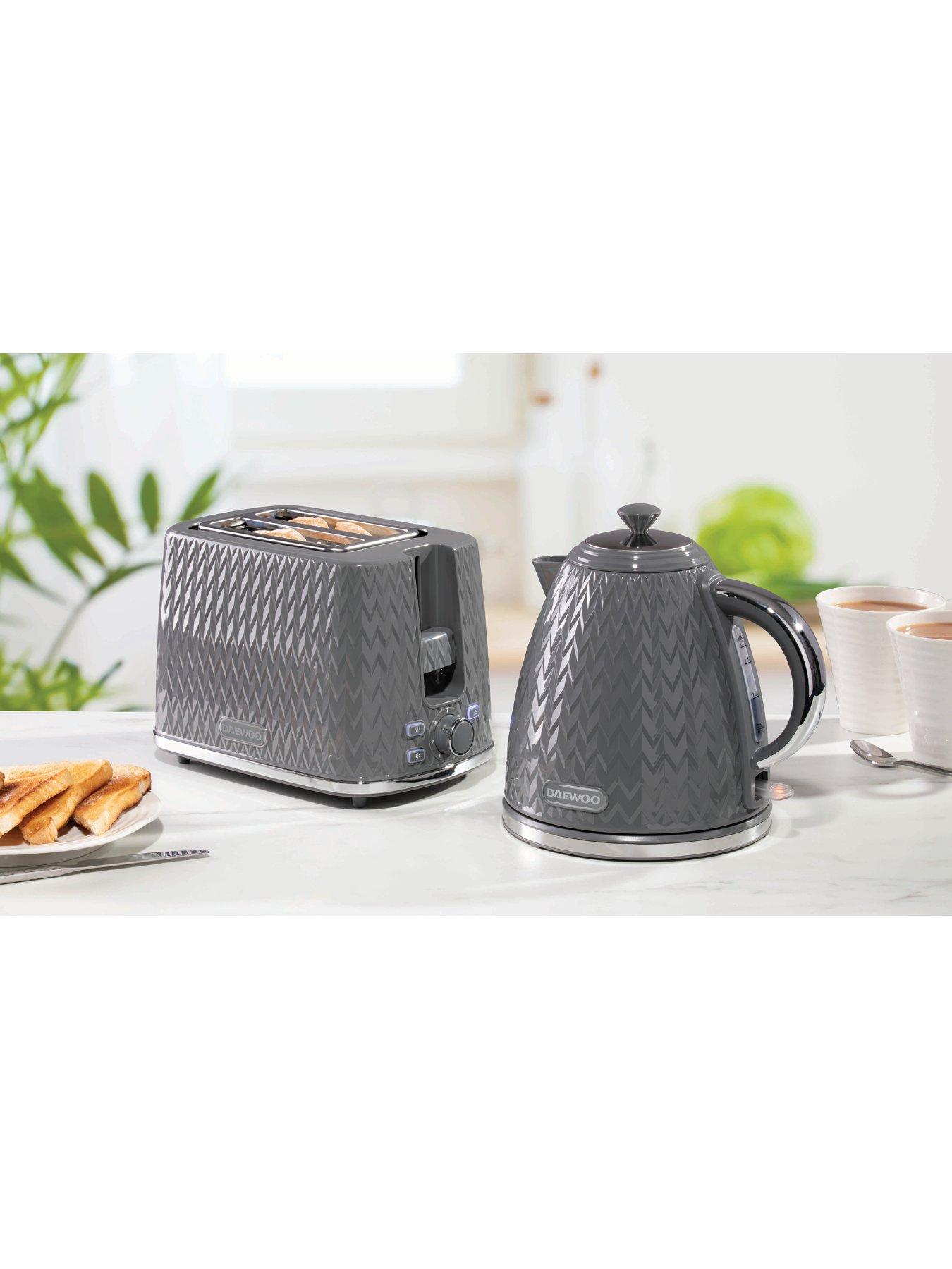 Image 3 of 6 of Daewoo Argyle Jug Kettle and 2 Slice Toaster- Grey