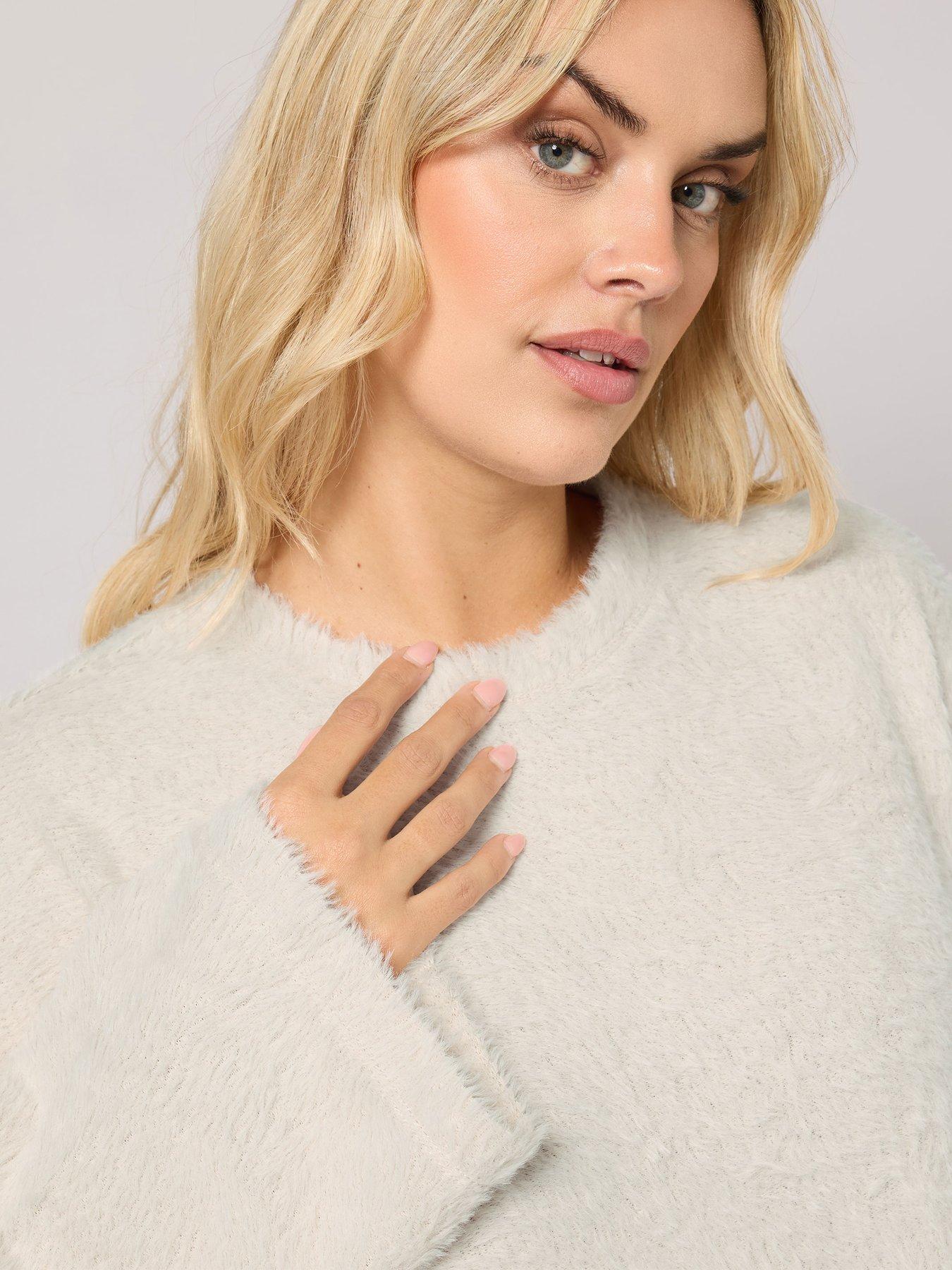 yours-curve-eyelash-jumper-whiteoutfit