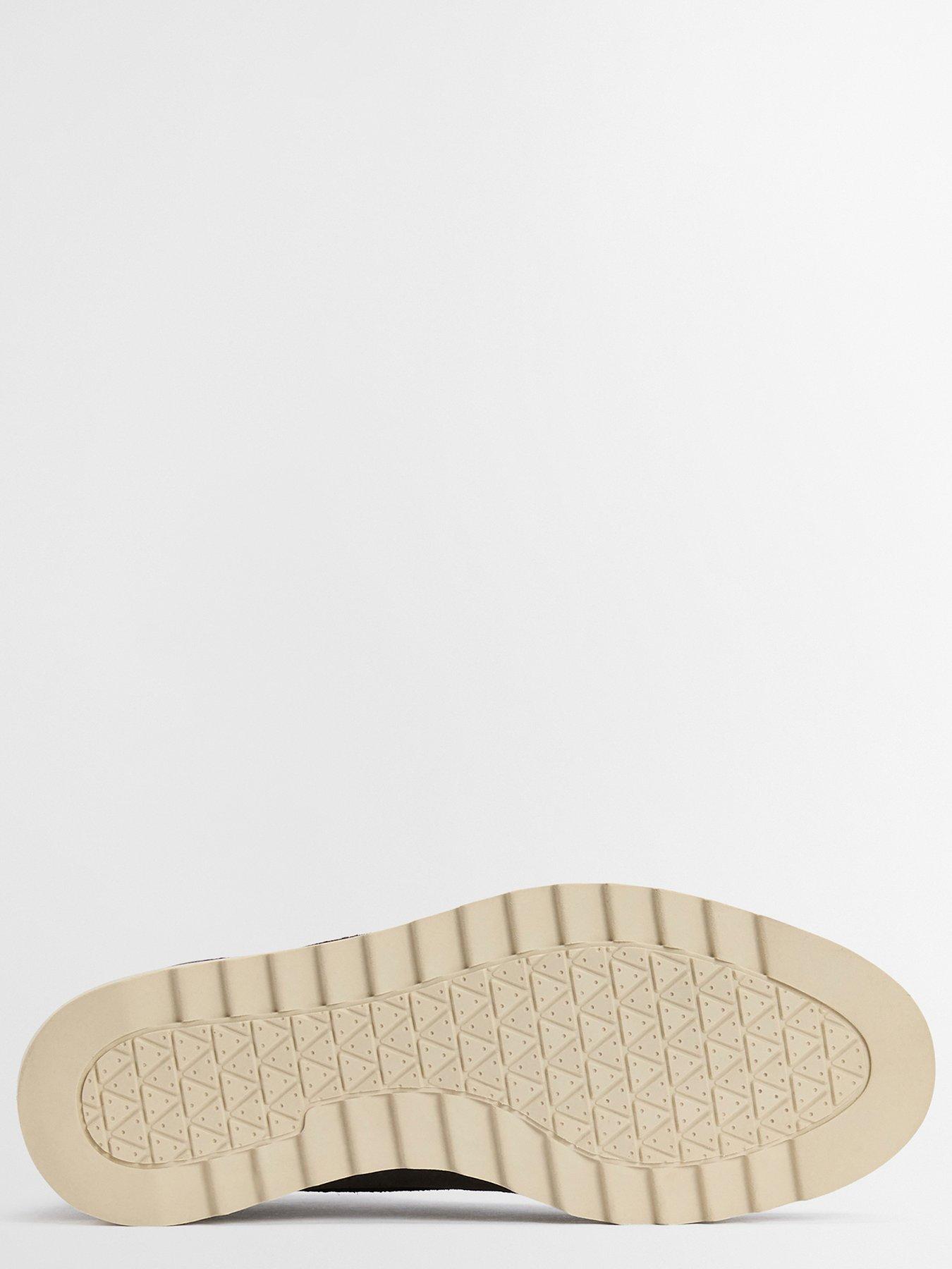 barbour-barbour-hadston-chukka-boots-light-greydetail