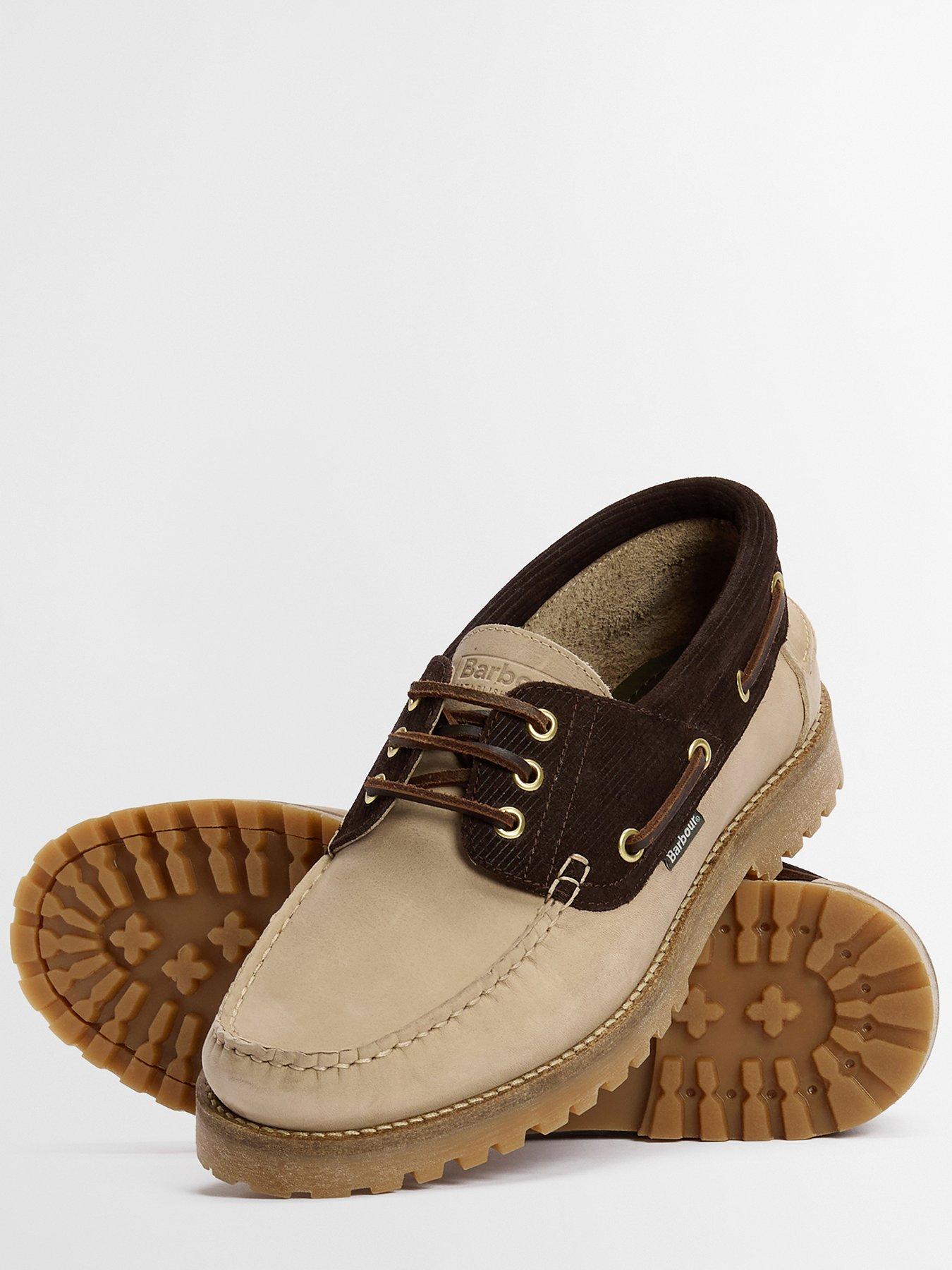 barbour-barbour-deck-boat-shoes-beigeoutfit