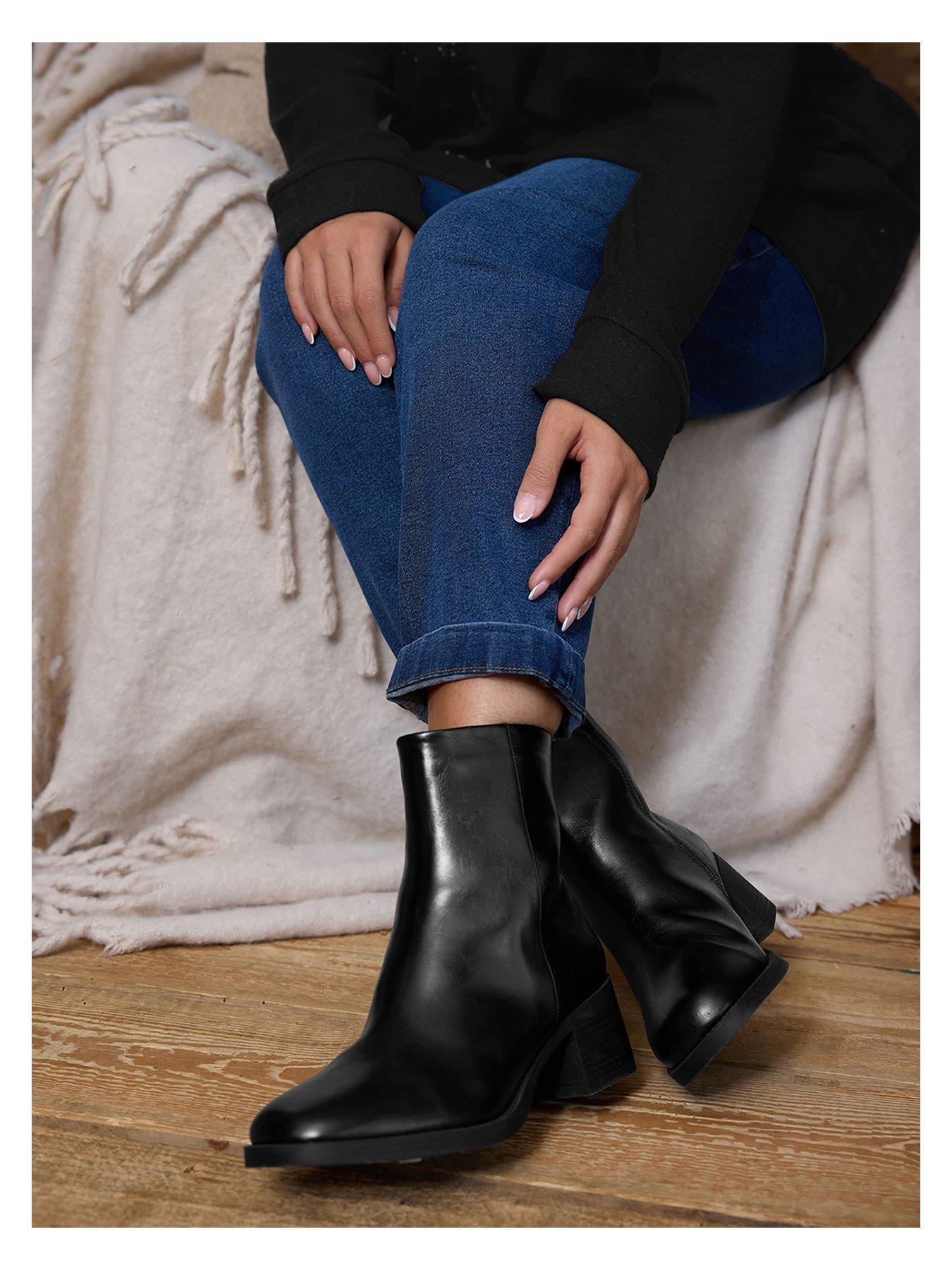 yours-wide-fit-square-ankle-boot-blackdetail