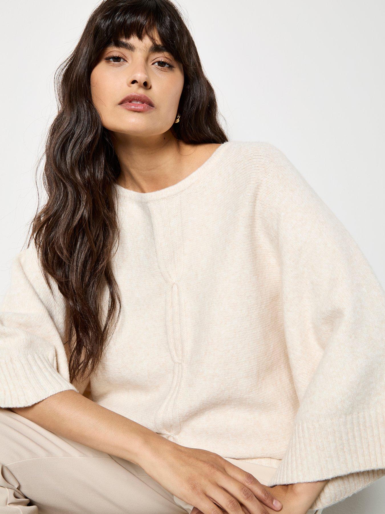 apricot-apricot-oversized-cape-jumperoutfit