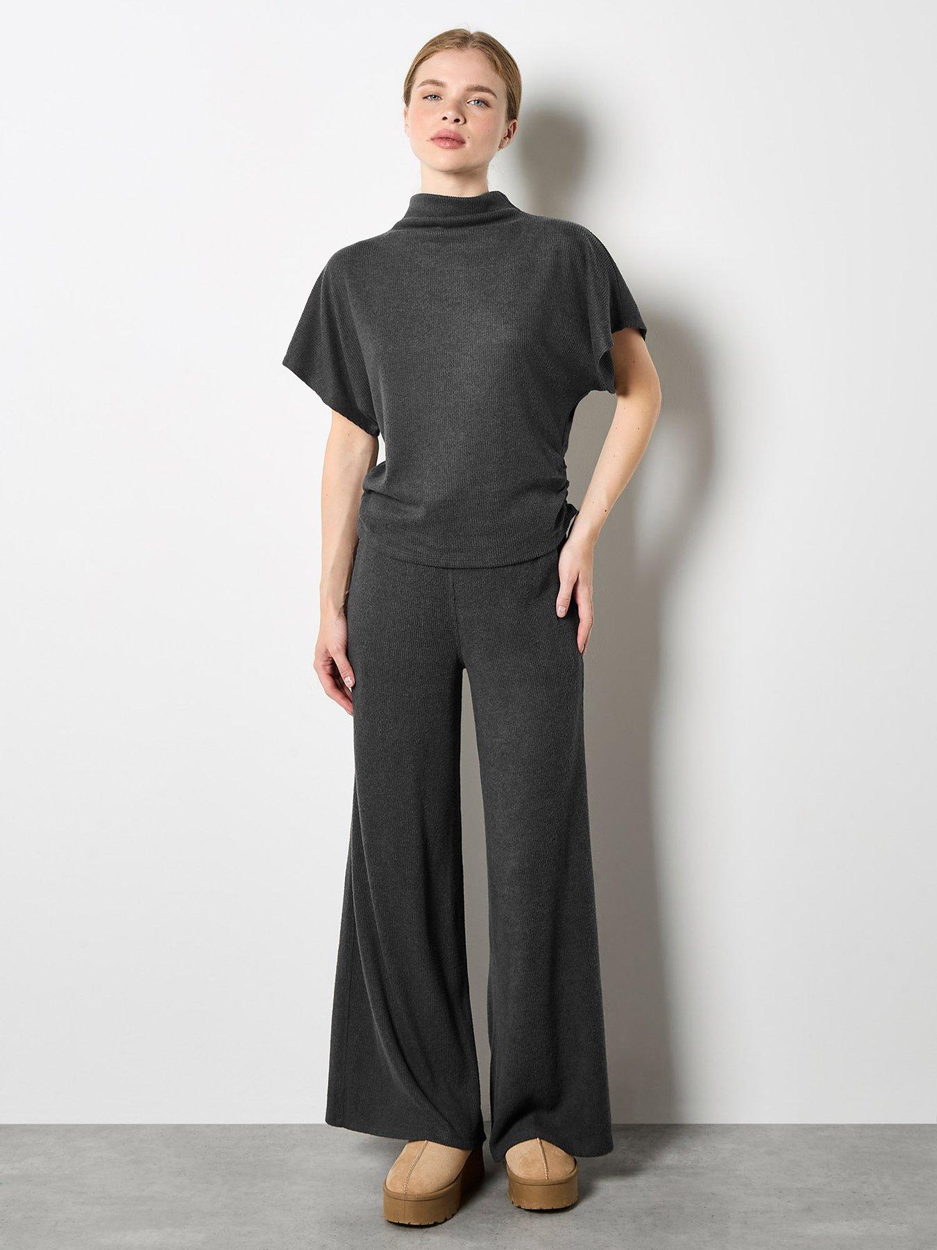 Image 3 of 4 of Apricot Apricot Soft Trouch Side Ruched Top