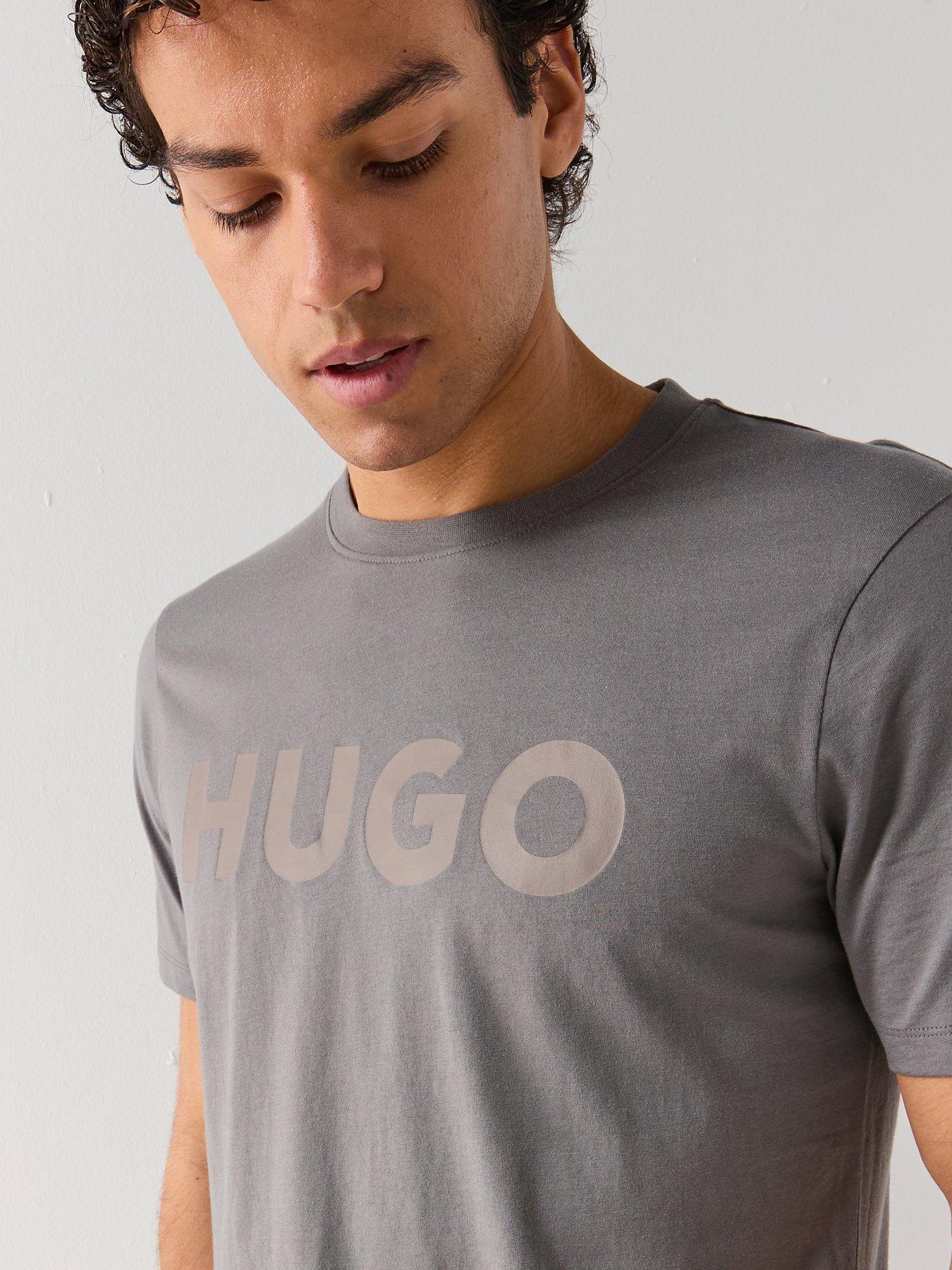 hugo-dulivio-regular-fit-large-logo-t-shirt-dark-greyoutfit