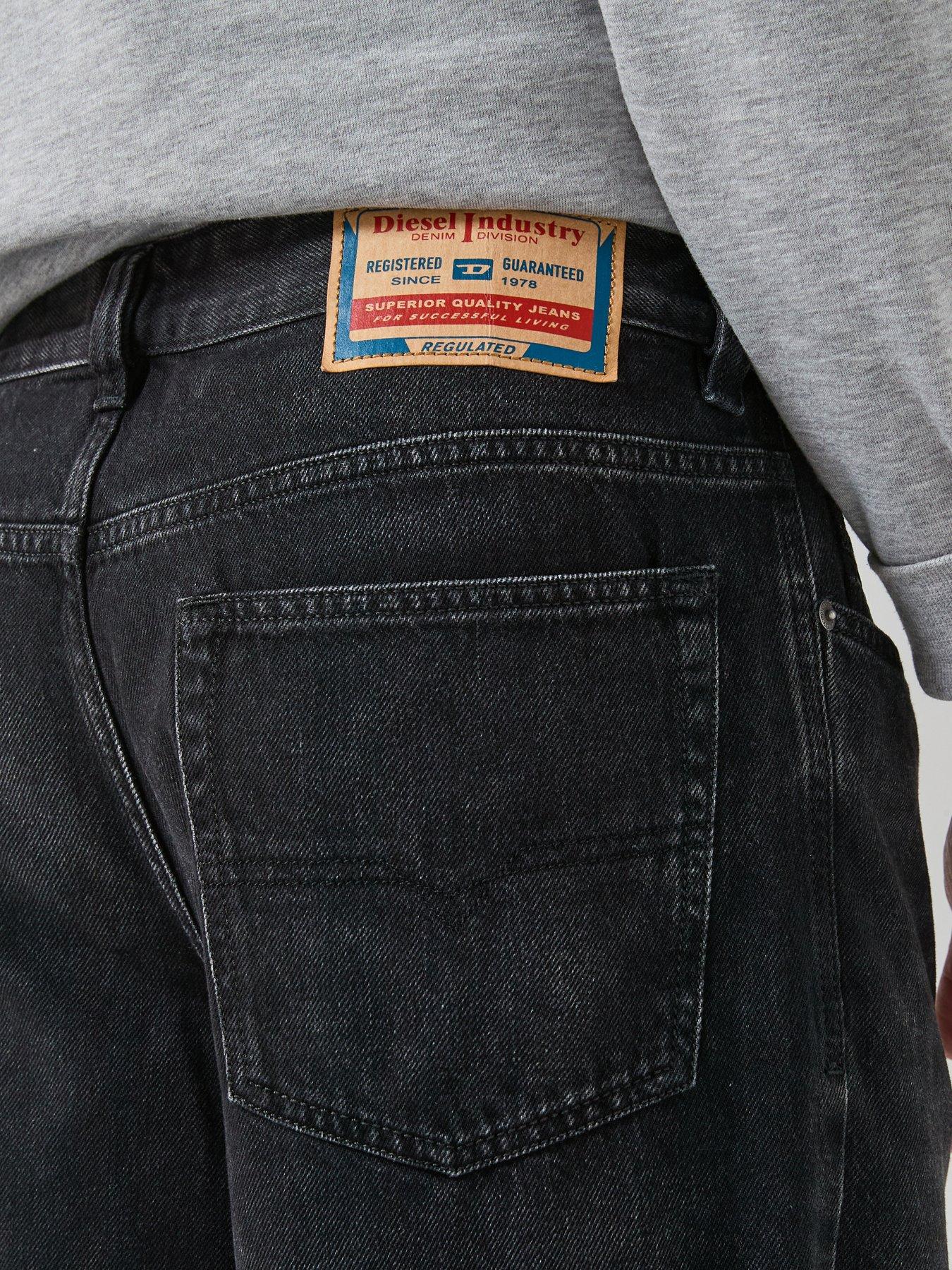 diesel-d-macro-baggy-loose-fit-jeans-blackoutfit