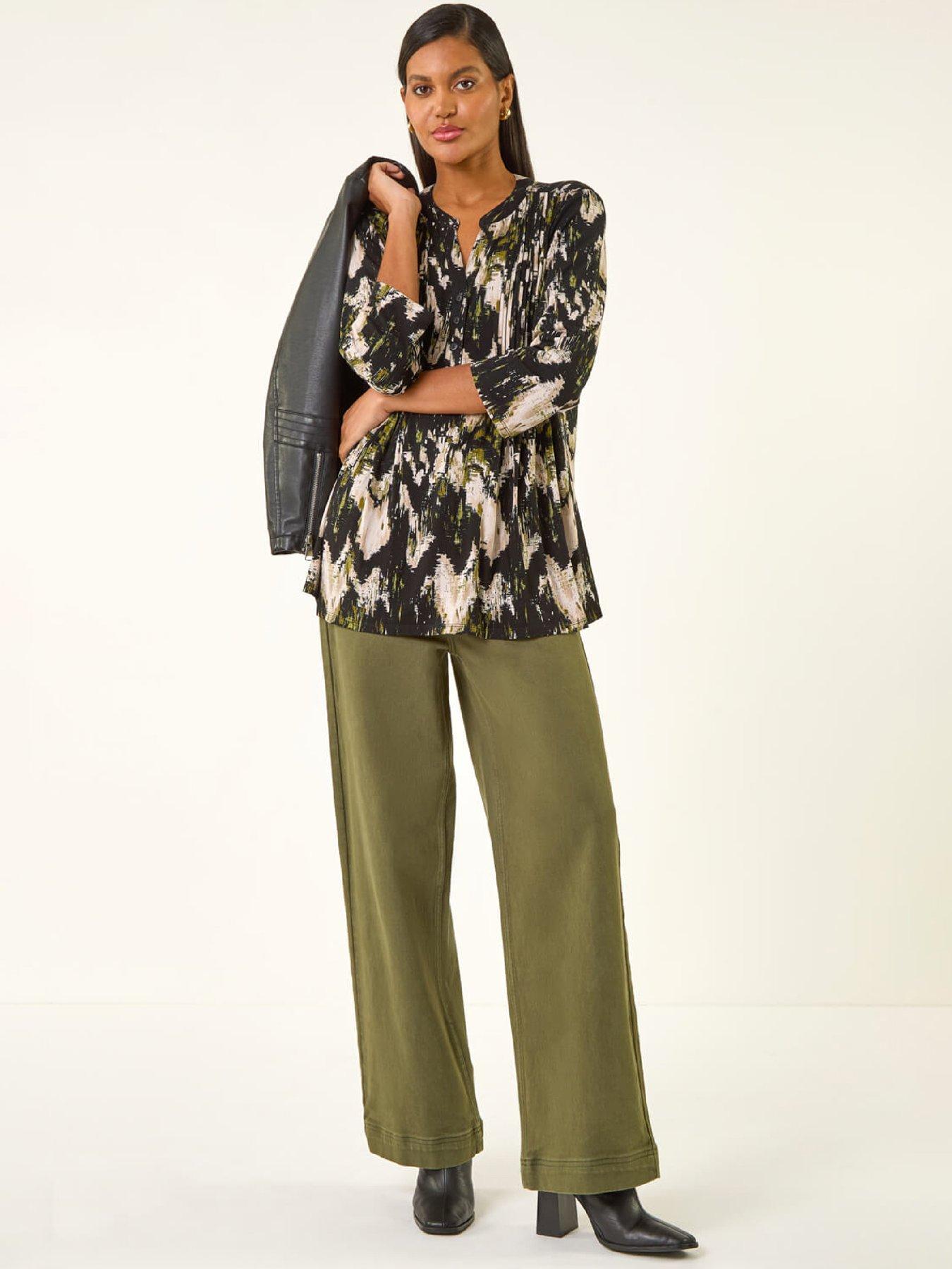 Image 3 of 5 of Roman Abstract Print Pintuck Stretch Top
