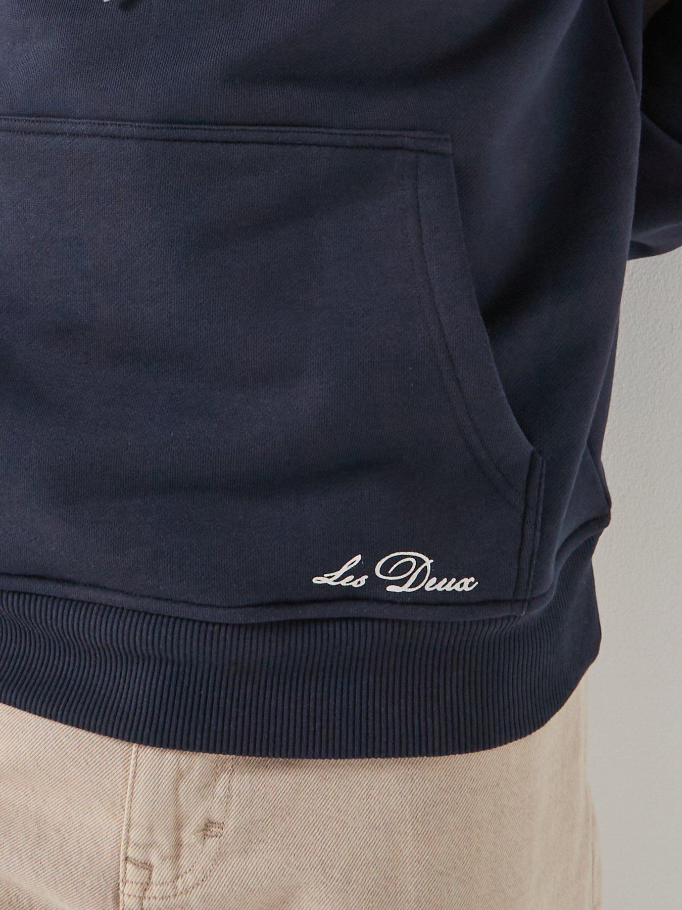 les-deux-ben-artist-back-graphic-hoodie-navyoutfit