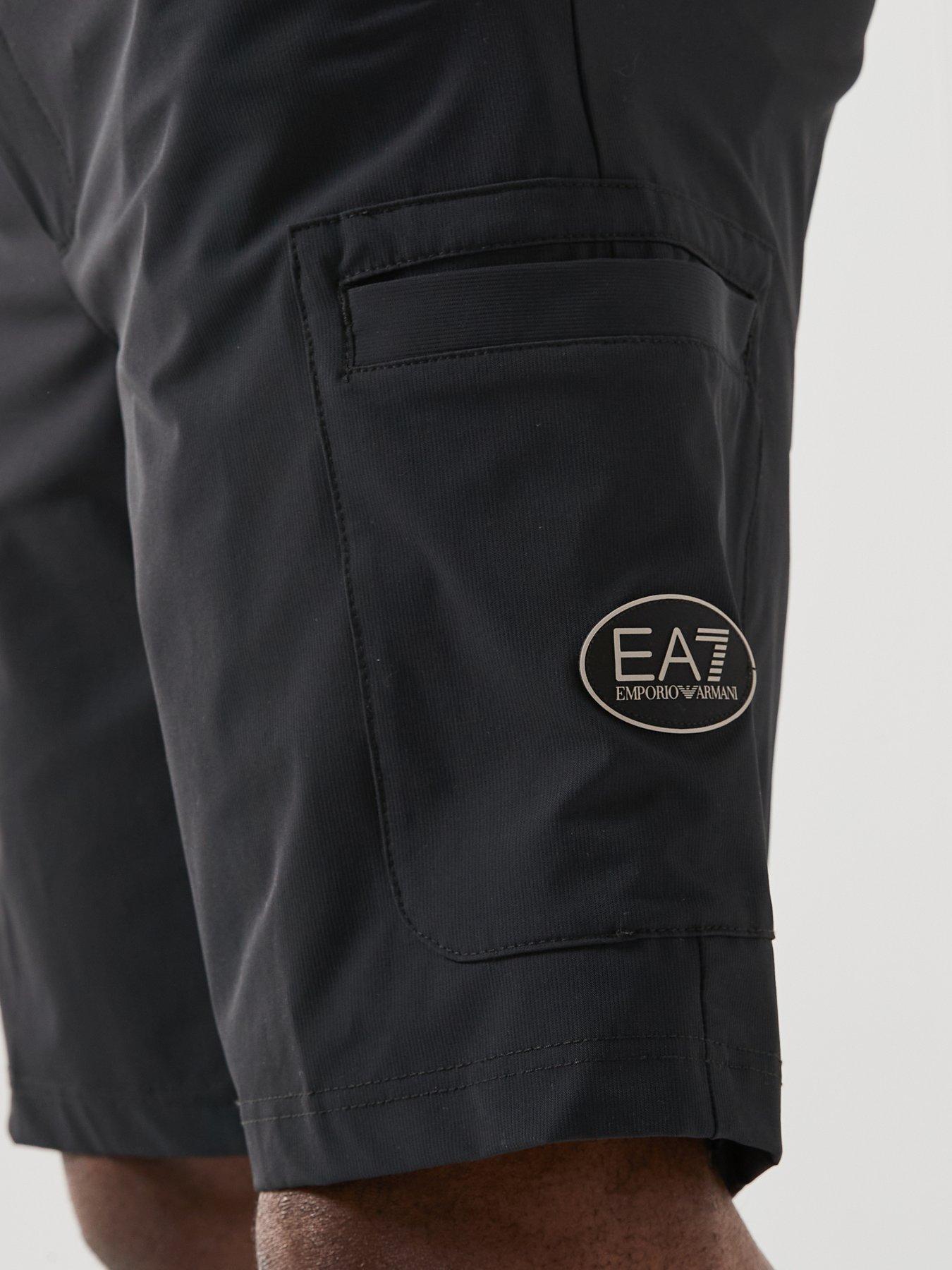ea7-emporio-armani-golf-pro-cargo-shorts-blackdetail