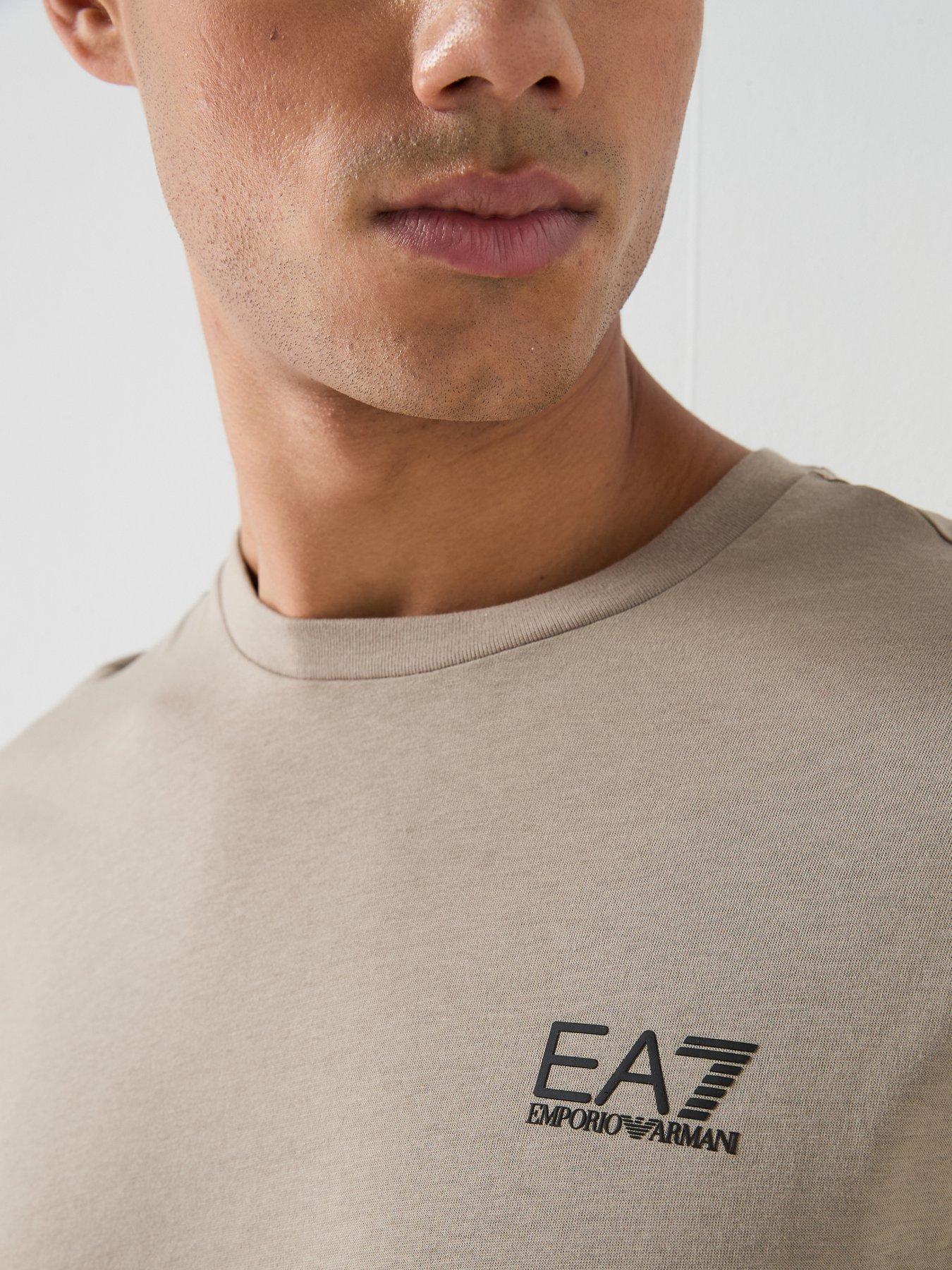 ea7-emporio-armani-core-id-crew-neck-t-shirt-light-brownoutfit