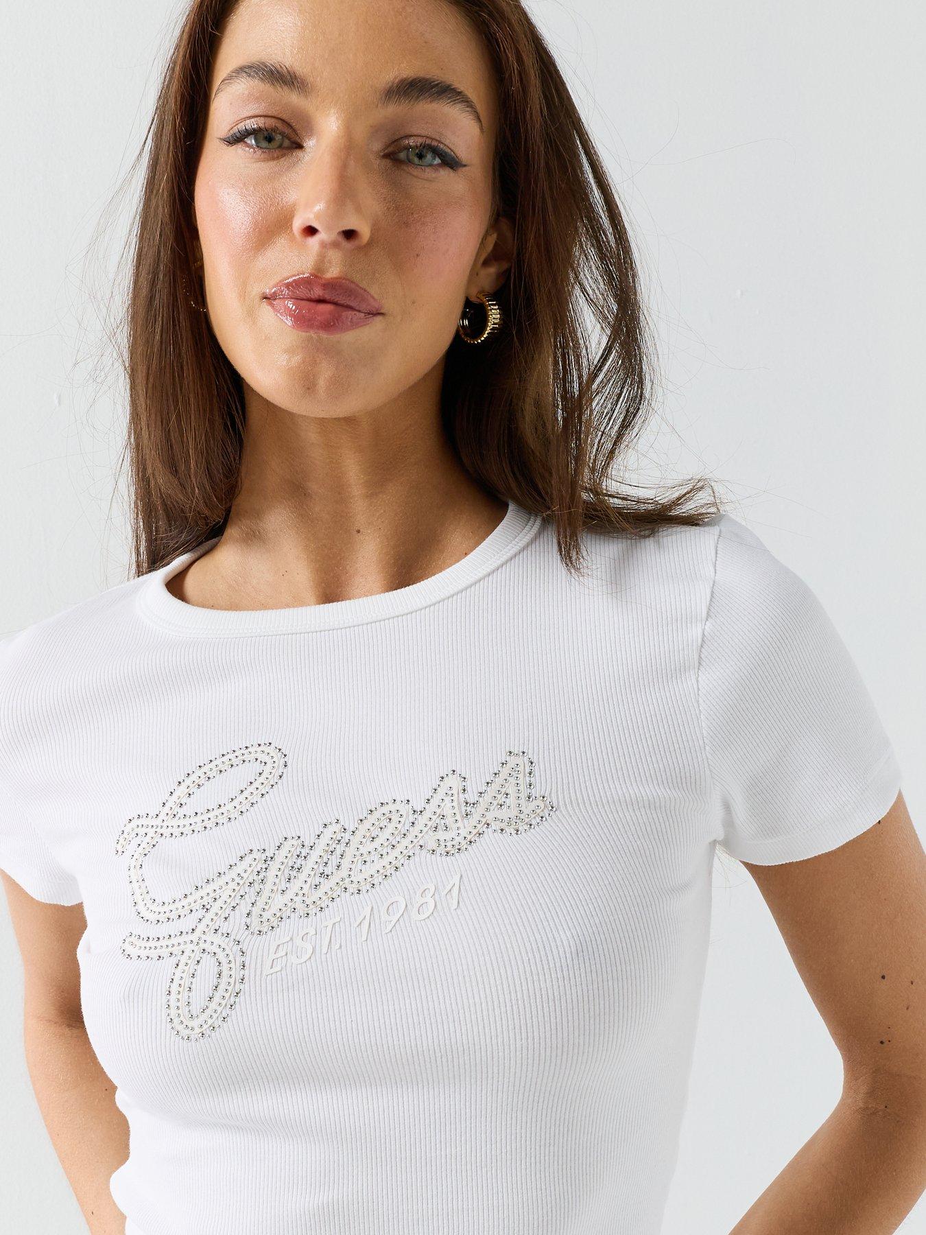guess-jeans-short-sleeve-studs-script-teeoutfit