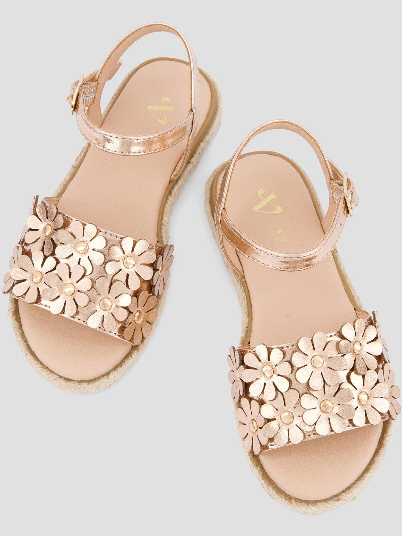 the-very-collection-gold-3d-flower-sandalsoutfit