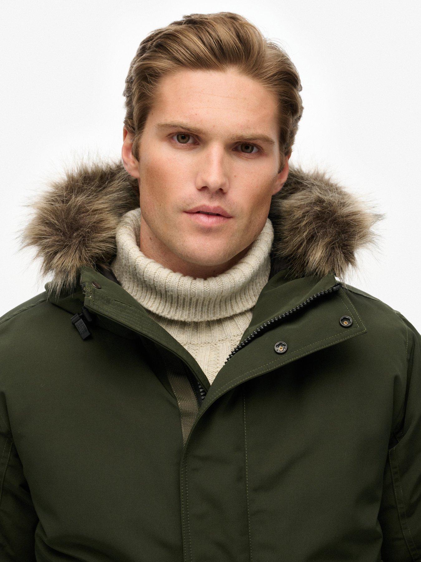 superdry-superdry-everest-faux-fur-bomber-jacket-dark-greenoutfit