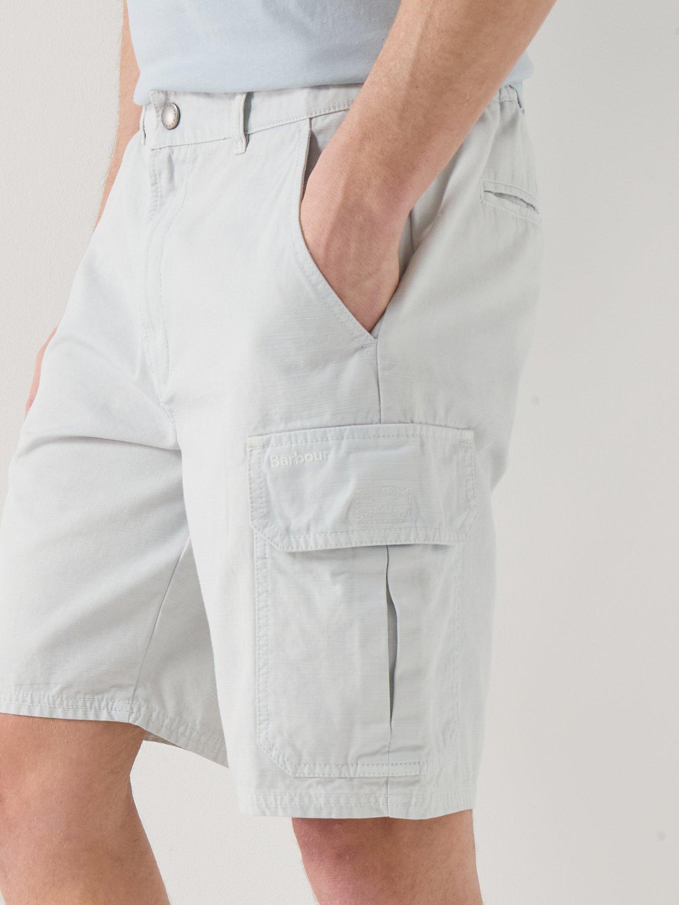 barbour-draftmen-relaxed-cargo-shorts-light-blueoutfit