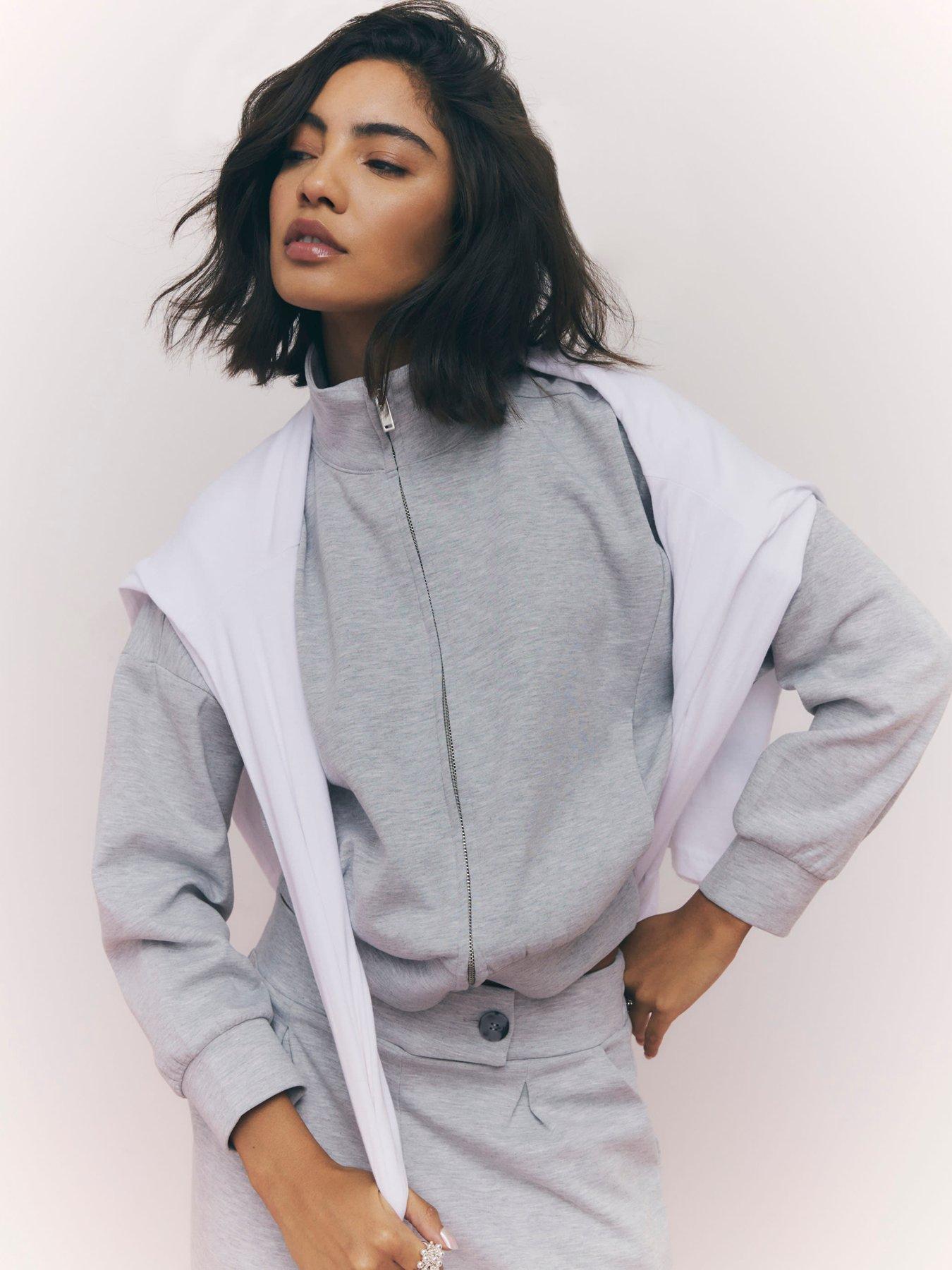 river-island-long-sleeve-zip-up-interlock-bomber-sweatshirt-greyoutfit