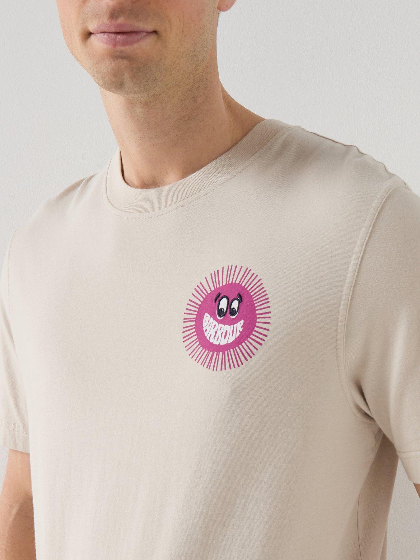 barbour-westbury-graphic-t-shirt-beigeoutfit