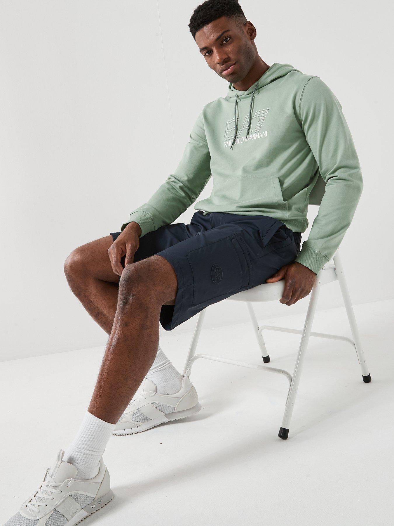ea7-emporio-armani-golf-pro-cargo-shorts-dark-blueoutfit