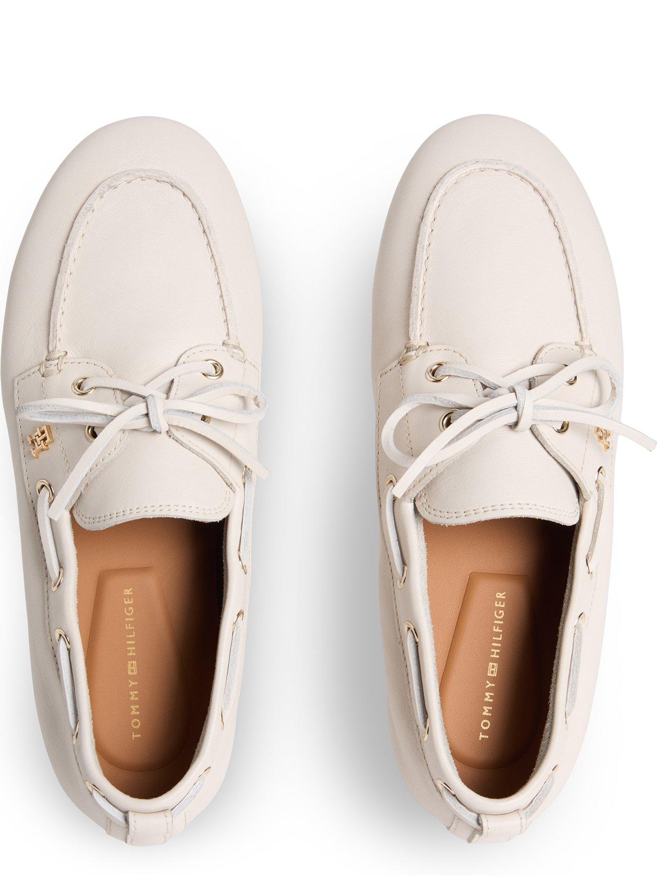 Image 4 of 6 of Tommy Hilfiger Th Sleek Leather Boat Shoe