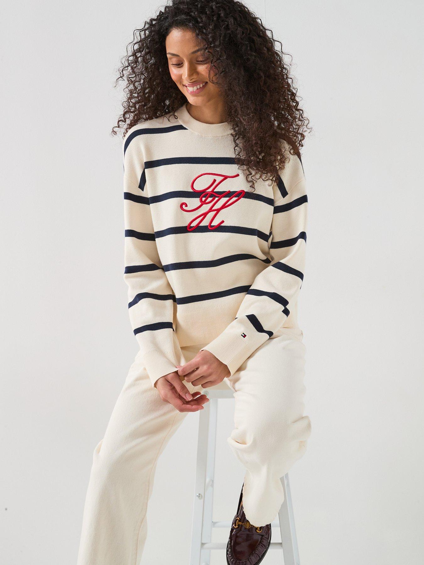 tommy-hilfiger-relaxed-fit-premium-knit-stripe-jumper-creamnavyoutfit