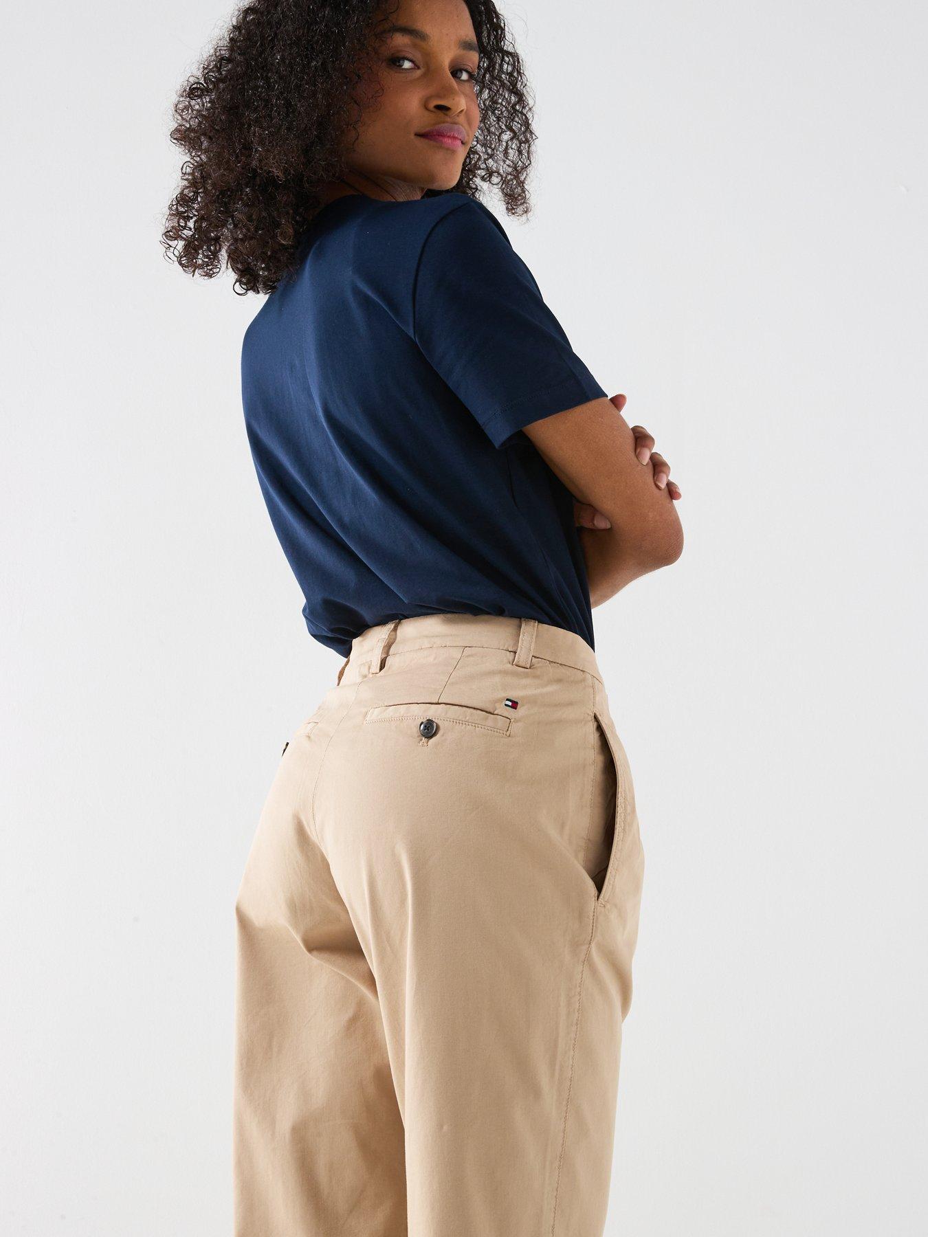 tommy-hilfiger-slim-straight-chinos-beigeoutfit