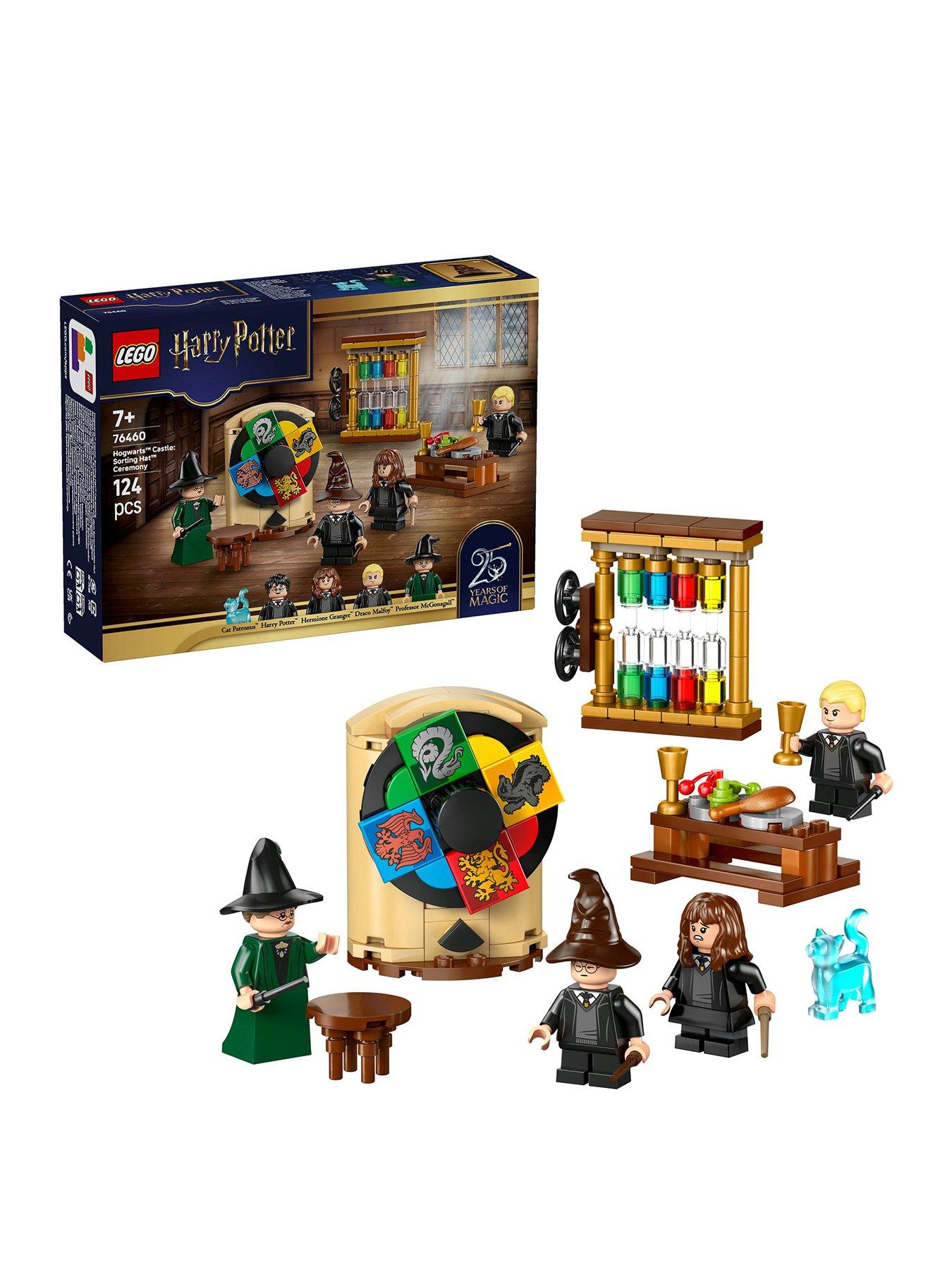 lego-harry-potter-hogwarts-castle-sorting-hat-ceremony-76460front