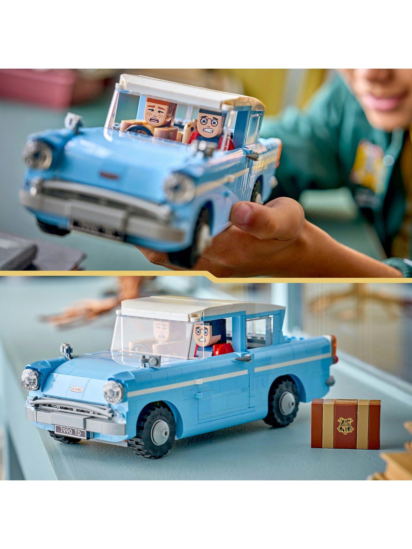 Image 5 of 8 of LEGO Harry Potter Enchanted Flying Ford Anglia Toy 76470