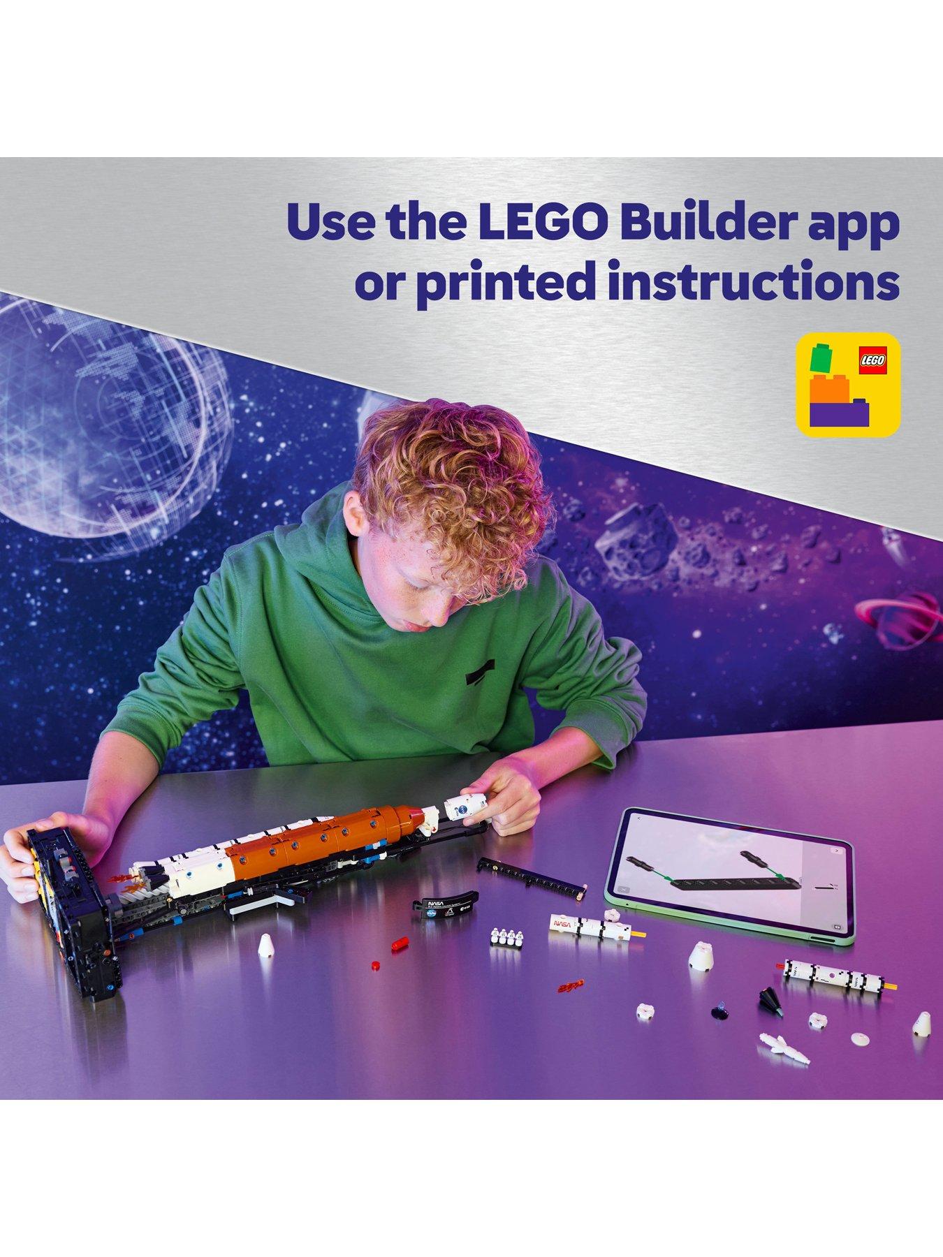Image 6 of 8 of LEGO Technic NASA Artemis Space Launch System Rocket&nbsp;42221