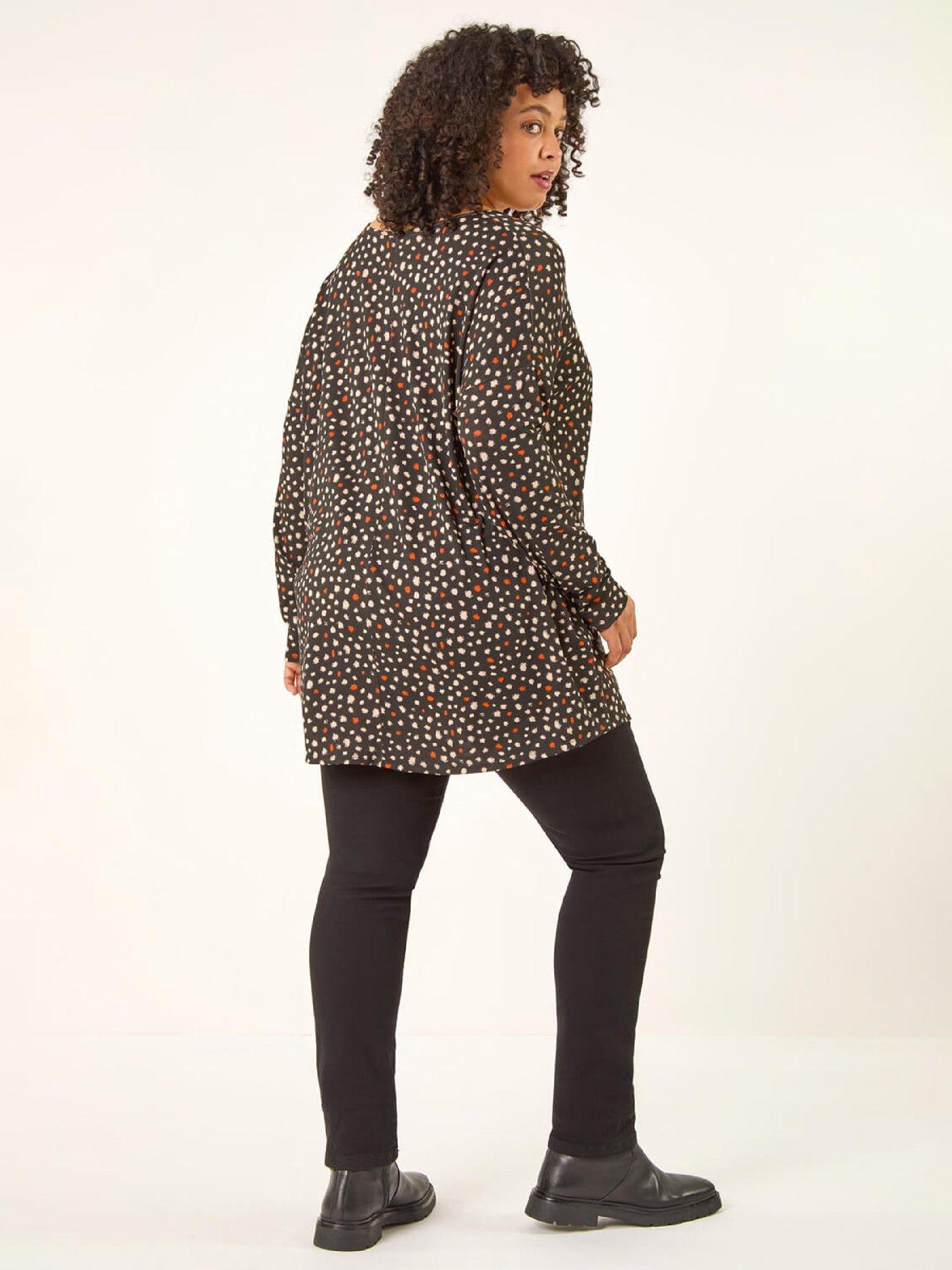 Image 2 of 5 of Roman Curve Spotted V-neck Stretch Top - Black
