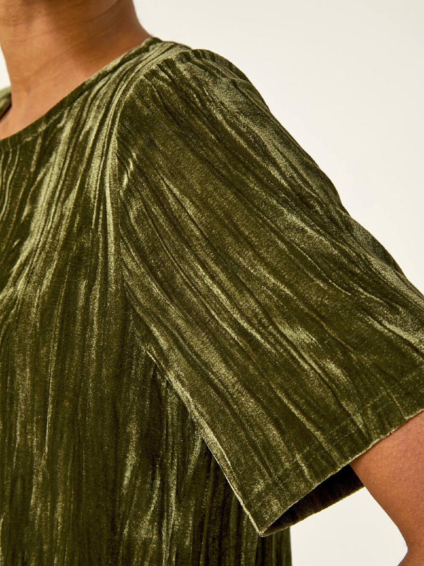 roman-pleated-velvet-stretch-top-greendetail