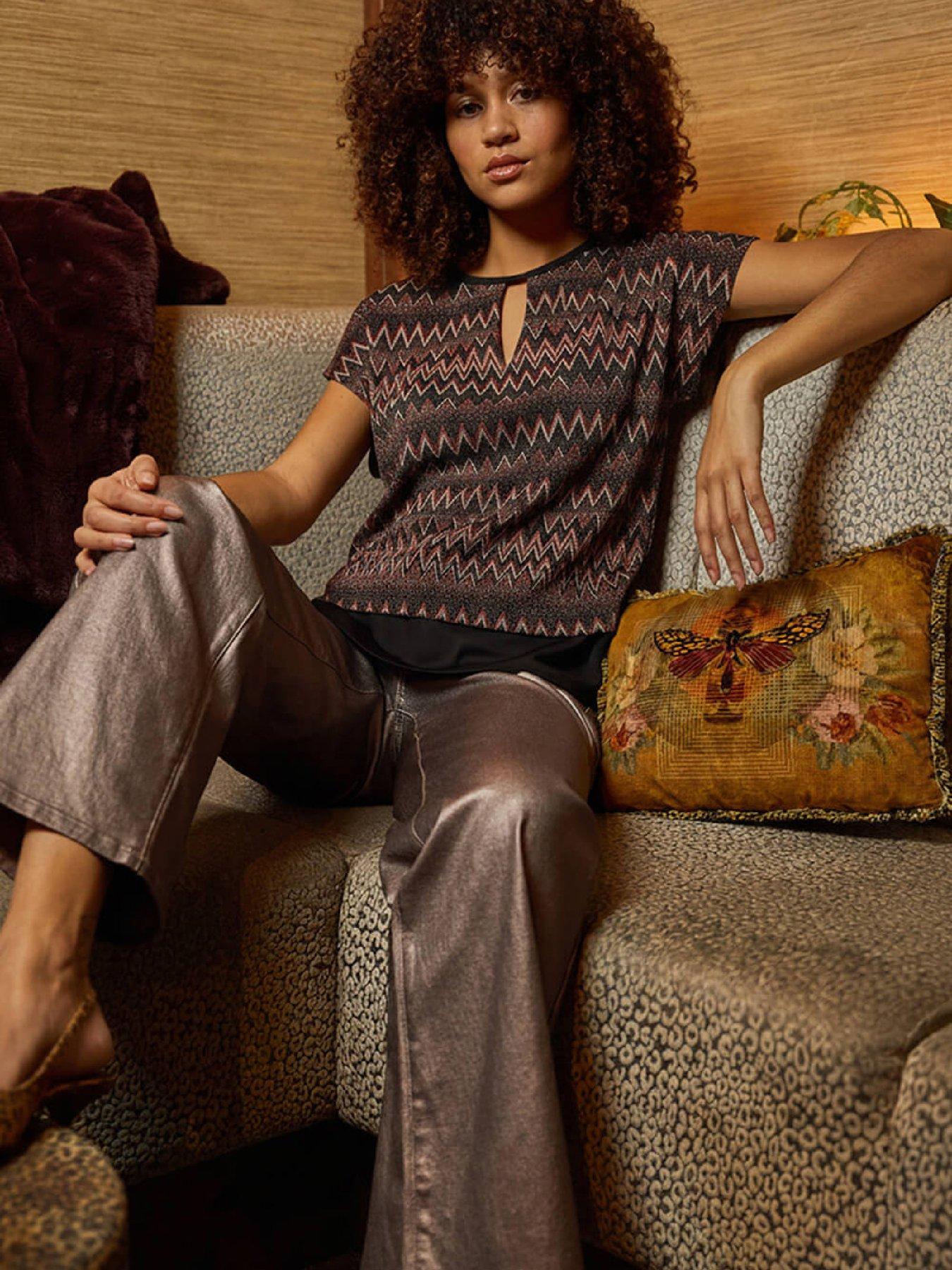 roman-zig-zag-print-bubble-hem-top-bronze