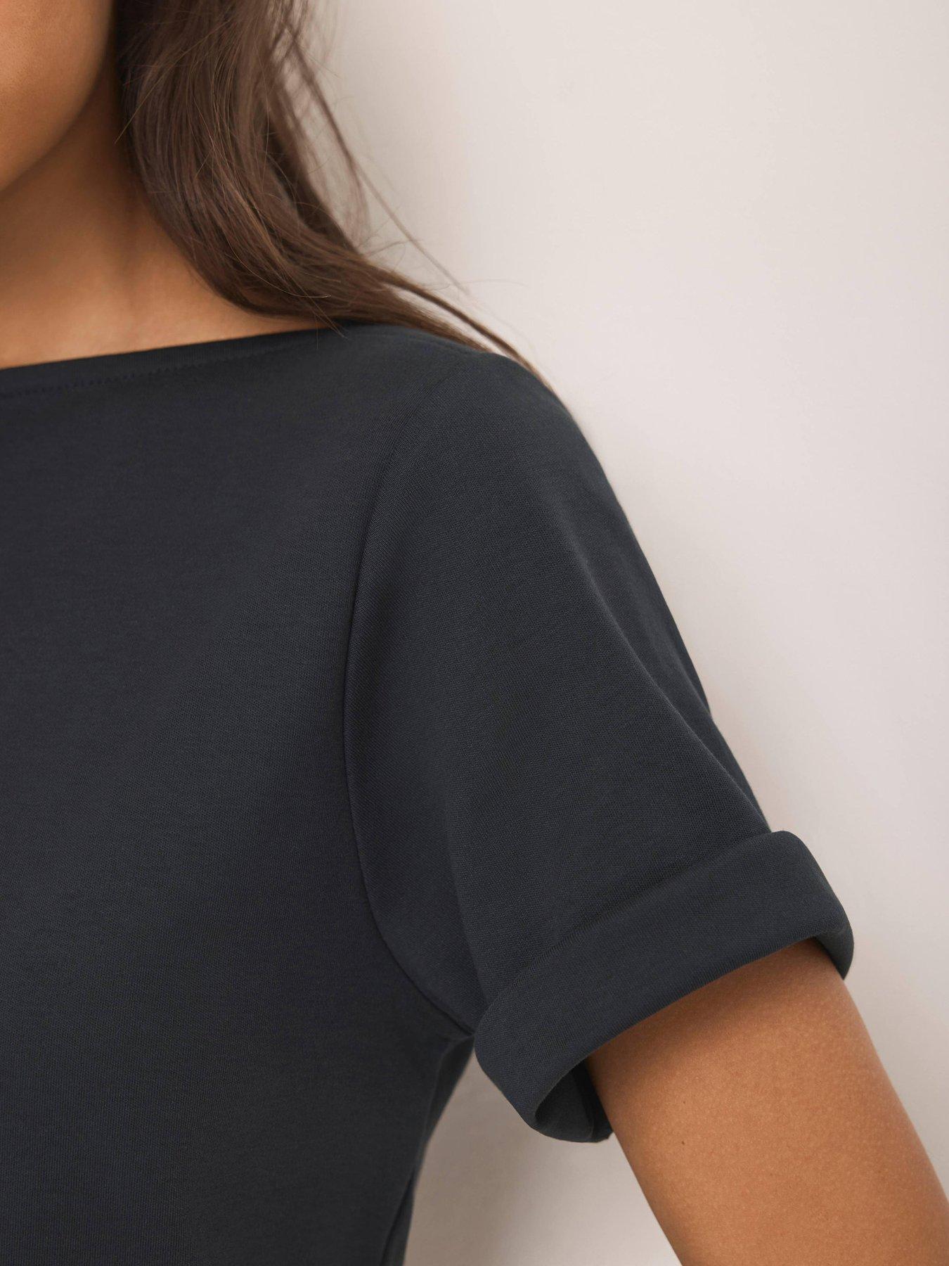 mint-velvet-navy-ultimate-slash-t-shirtoutfit