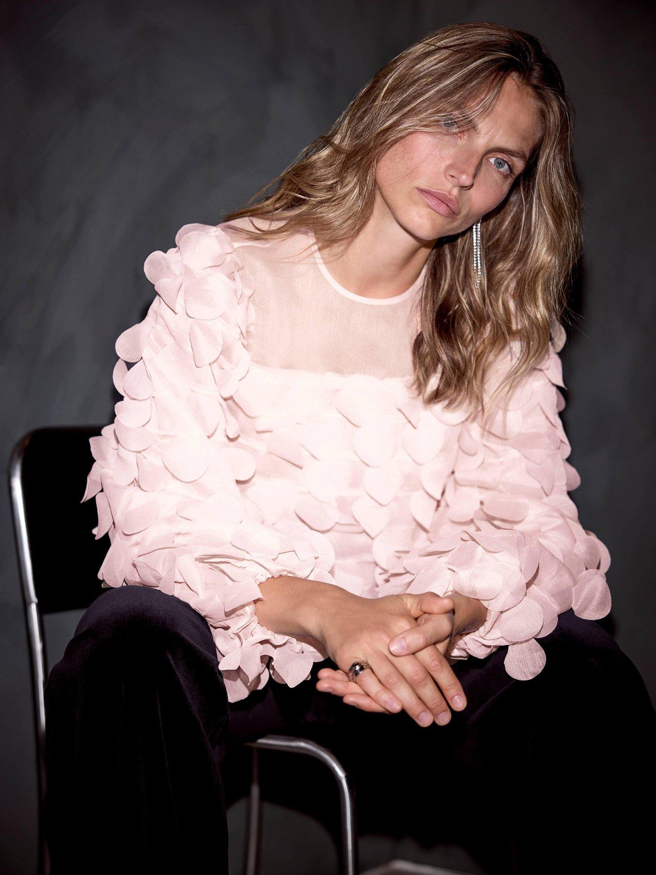 mint-velvet-pink-texture-topoutfit